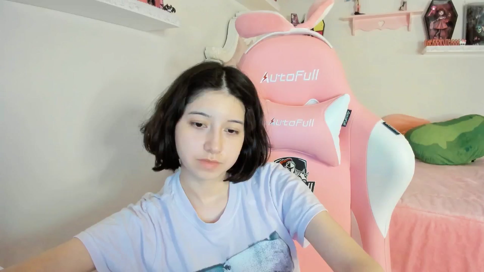 Gallery image thumbnail from Cherrycute666's myfreecams stream on, 08/25/2025, 04:13 image 13 of 20
