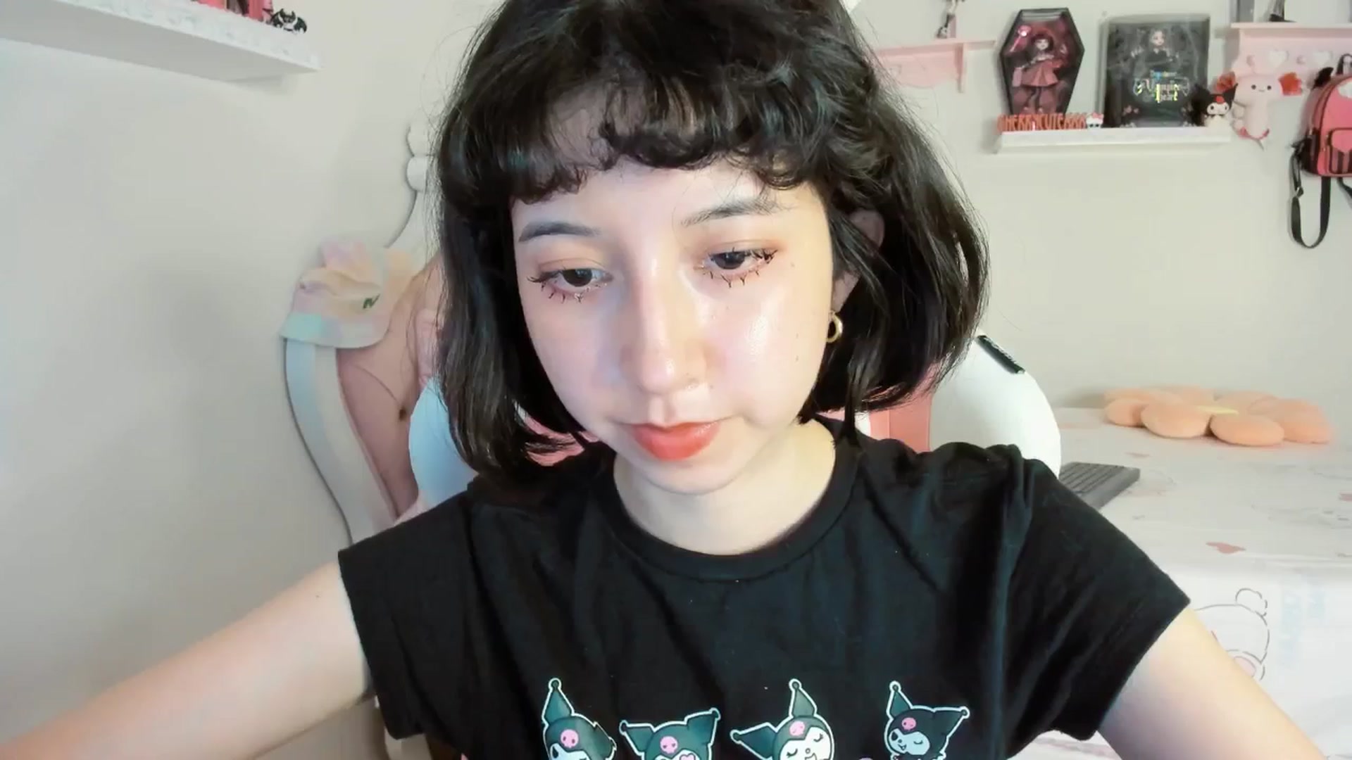 Gallery image thumbnail from Cherrycute666's myfreecams stream on, 08/28/2025, 05:09 image 10 of 20