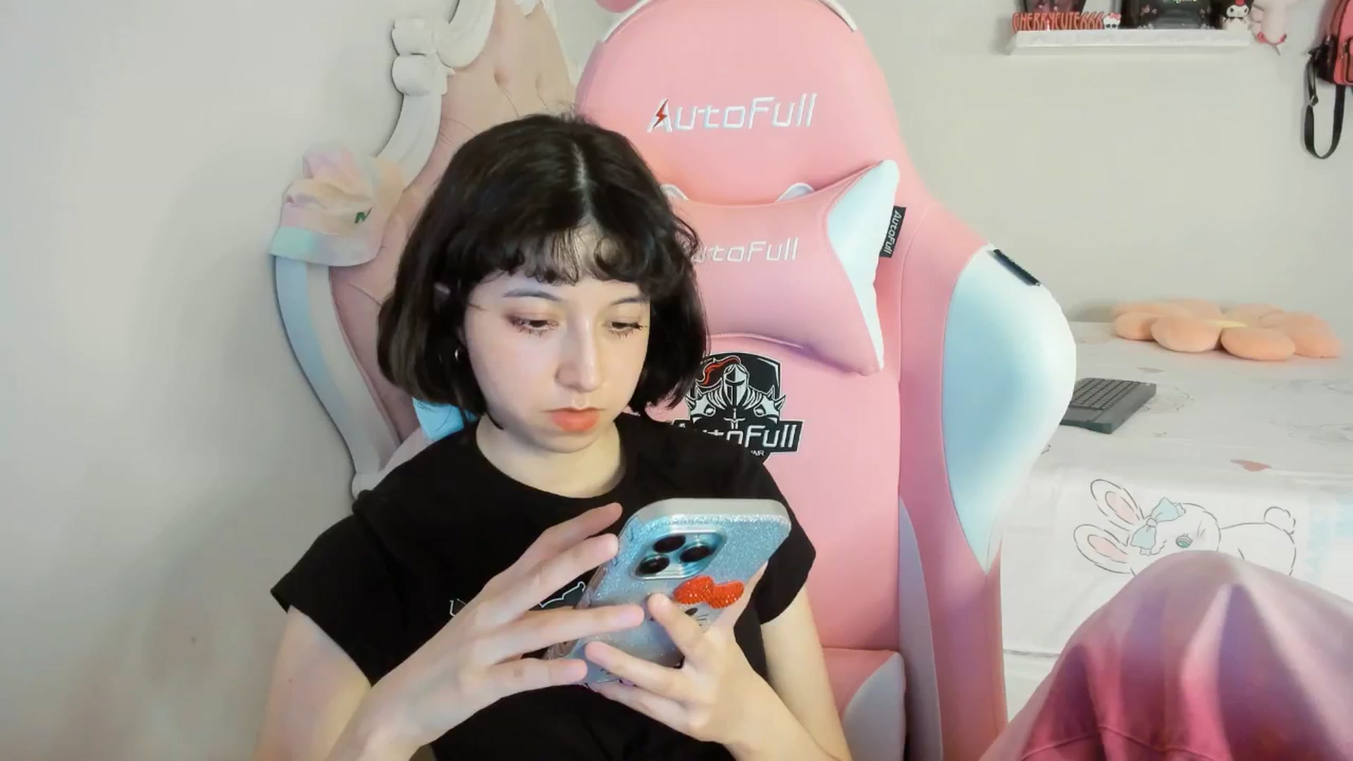 Gallery image thumbnail from Cherrycute666's myfreecams stream on, 08/28/2025, 05:09 image 16 of 20