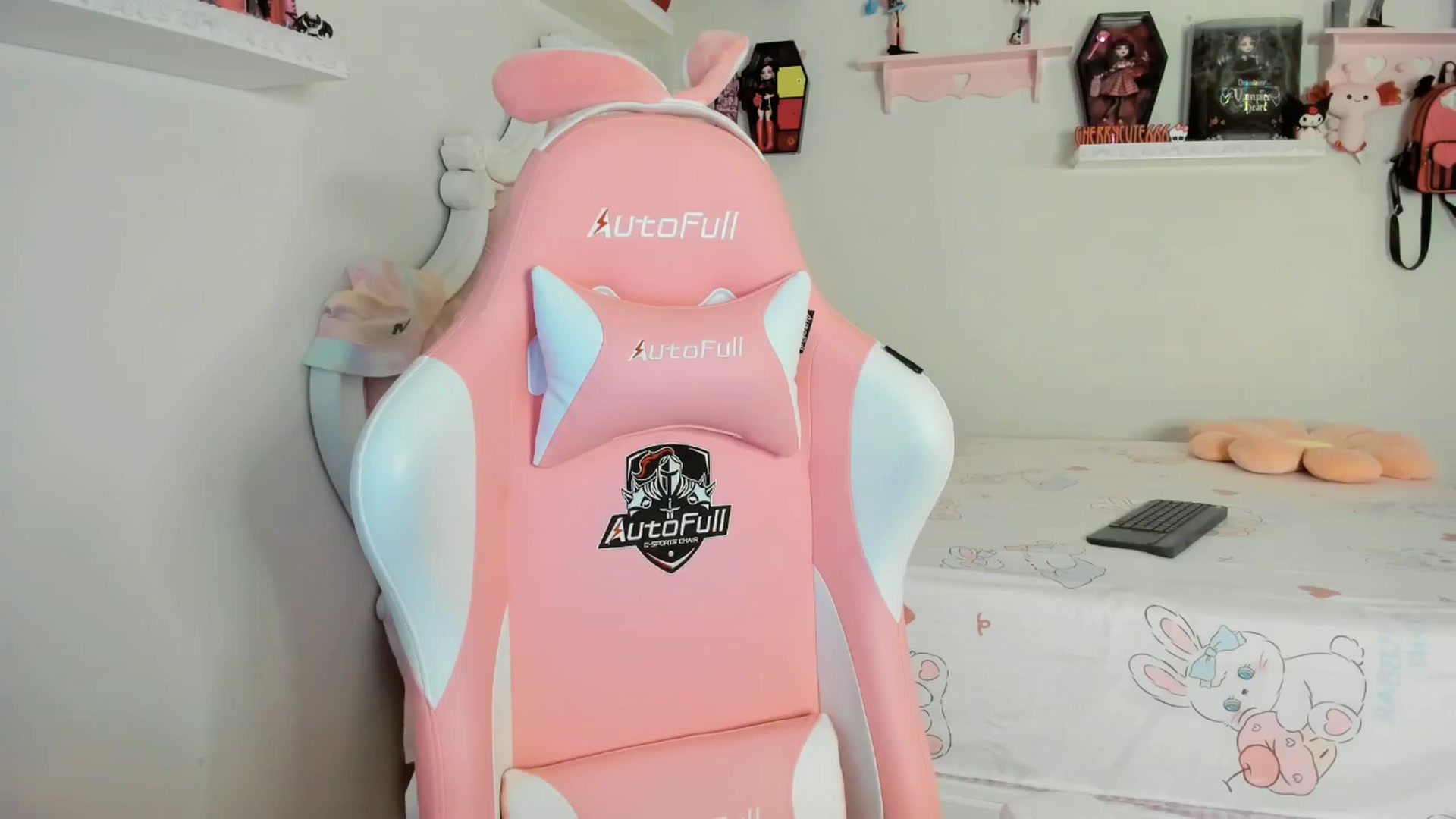 Gallery image thumbnail from Cherrycute666's myfreecams stream on, 08/28/2025, 05:09 image 11 of 20