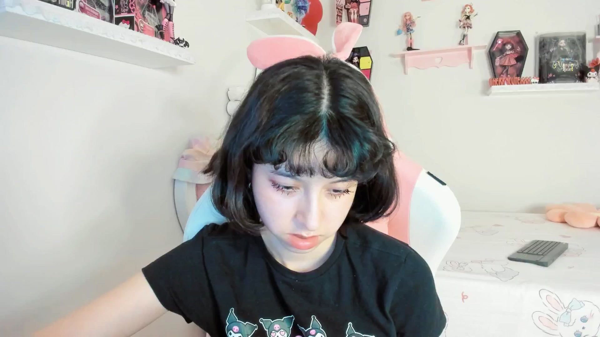 Gallery image thumbnail from Cherrycute666's myfreecams stream on, 08/28/2025, 06:40 image 12 of 20