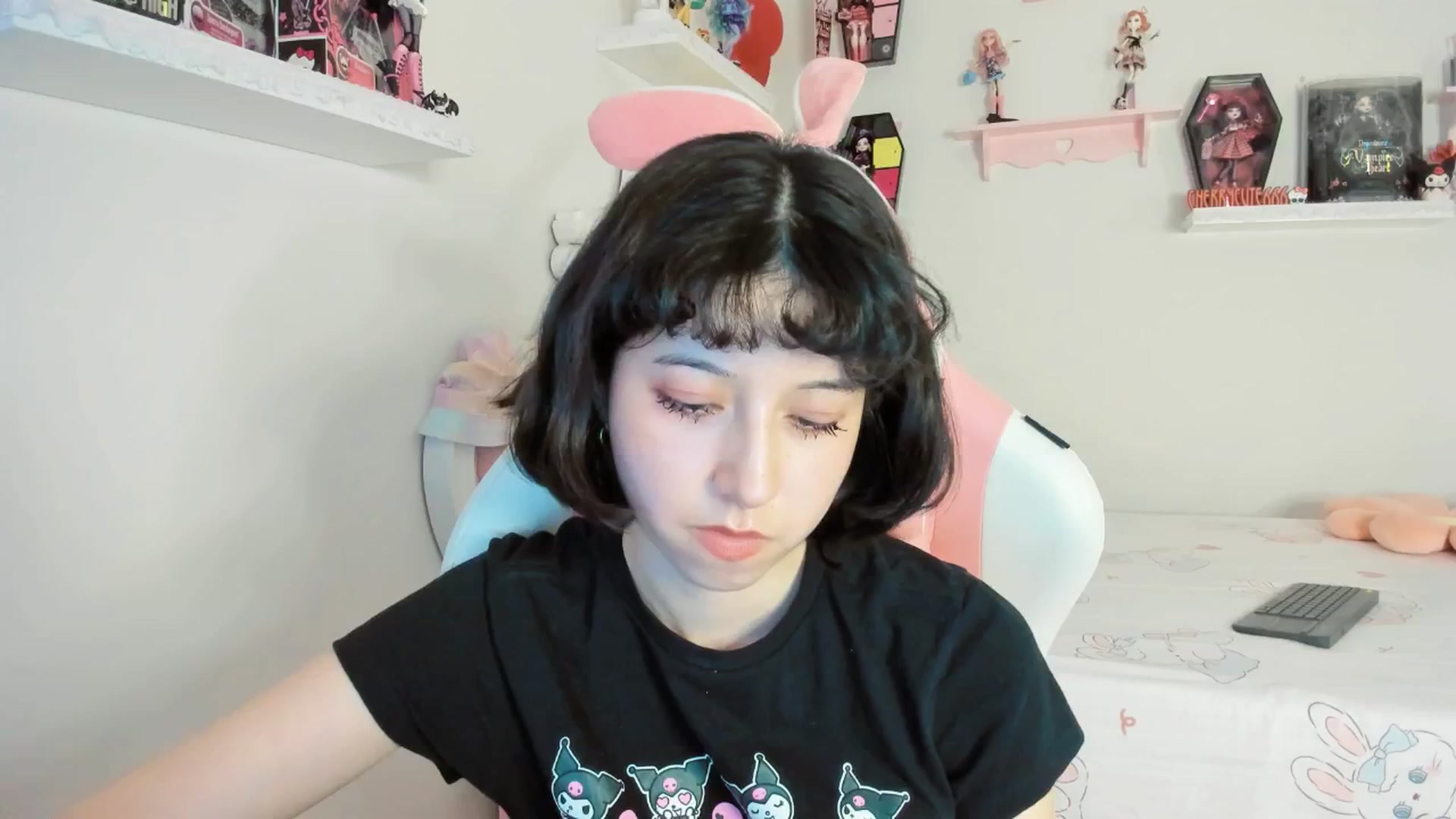 Gallery image thumbnail from Cherrycute666's myfreecams stream on, 08/28/2025, 06:40 image 10 of 20