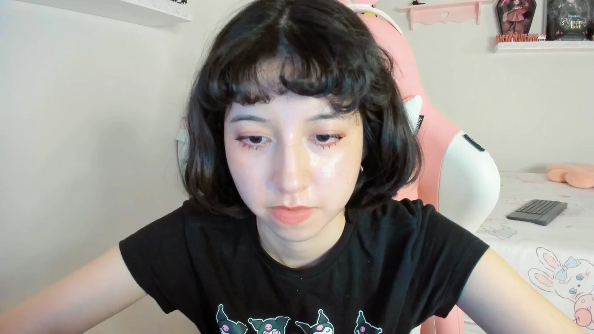 Gallery image thumbnail from Cherrycute666's myfreecams stream on, 08/28/2025, 06:40 image 17 of 20