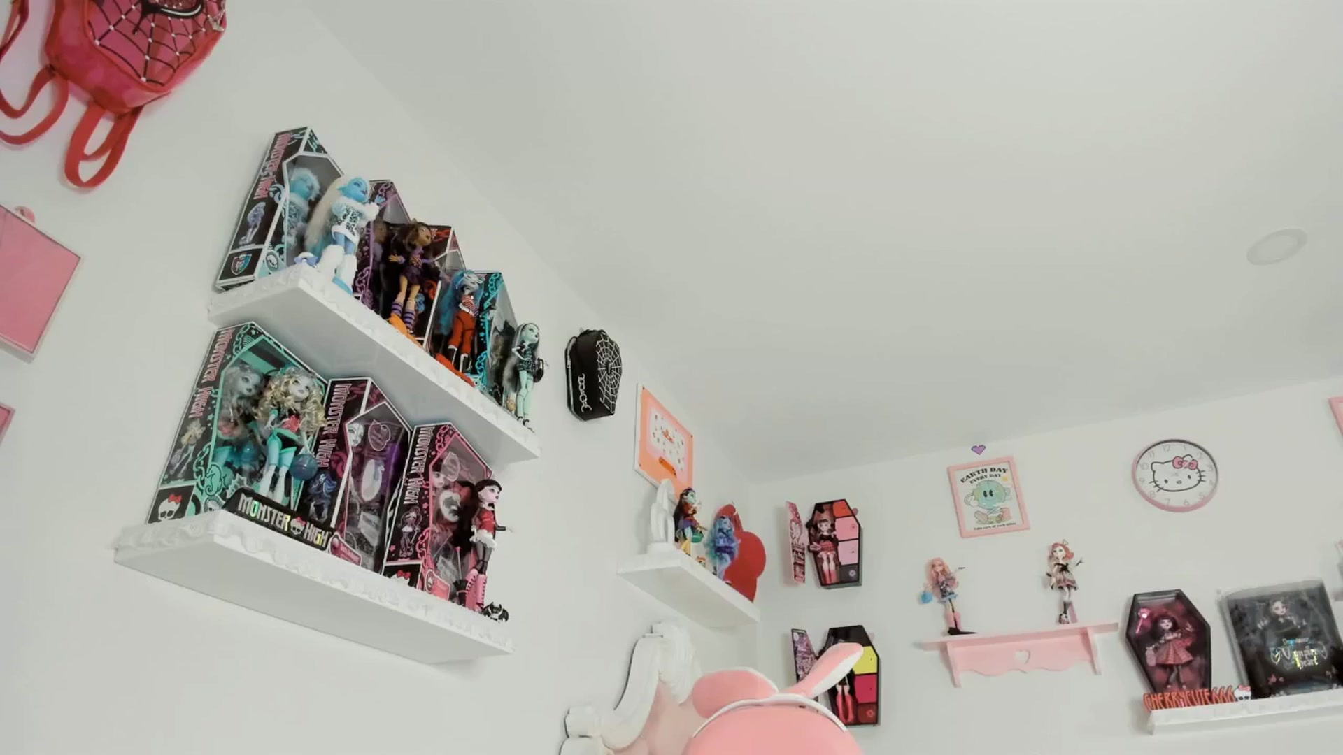 Gallery image thumbnail from Cherrycute666's myfreecams stream on, 08/28/2025, 06:40 image 1 of 20
