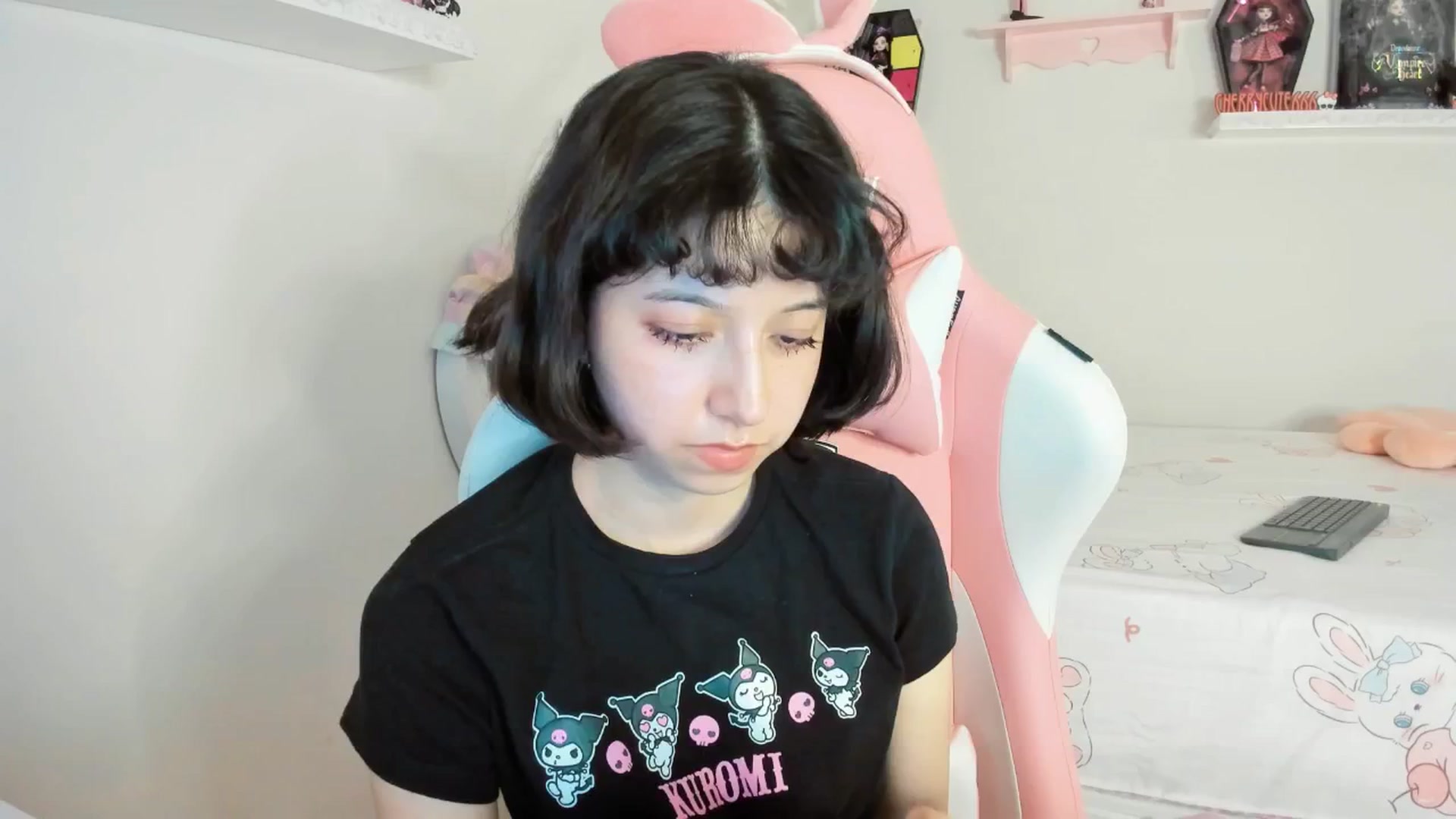 Gallery image thumbnail from Cherrycute666's myfreecams stream on, 08/28/2025, 06:40 image 15 of 20