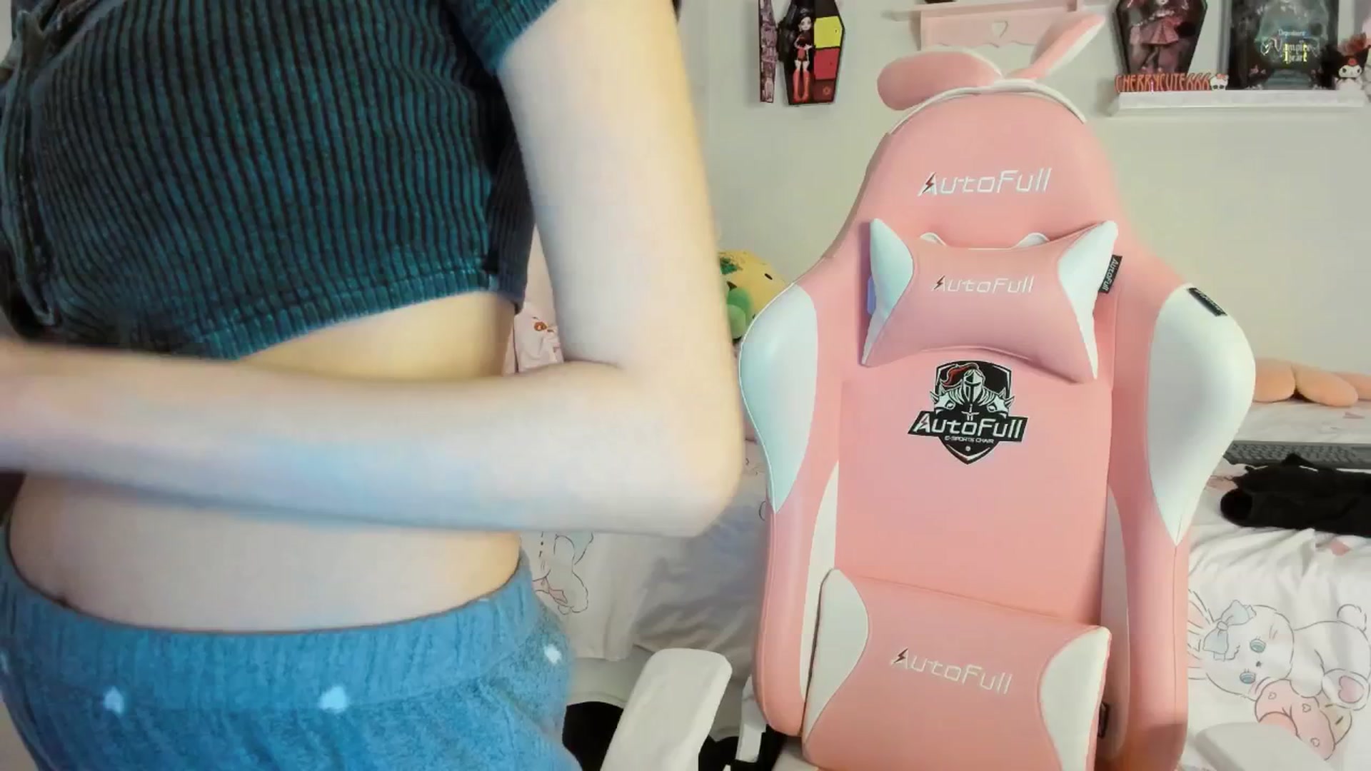 Gallery image thumbnail from Cherrycute666's myfreecams stream on, 08/29/2025, 02:18 image 9 of 20