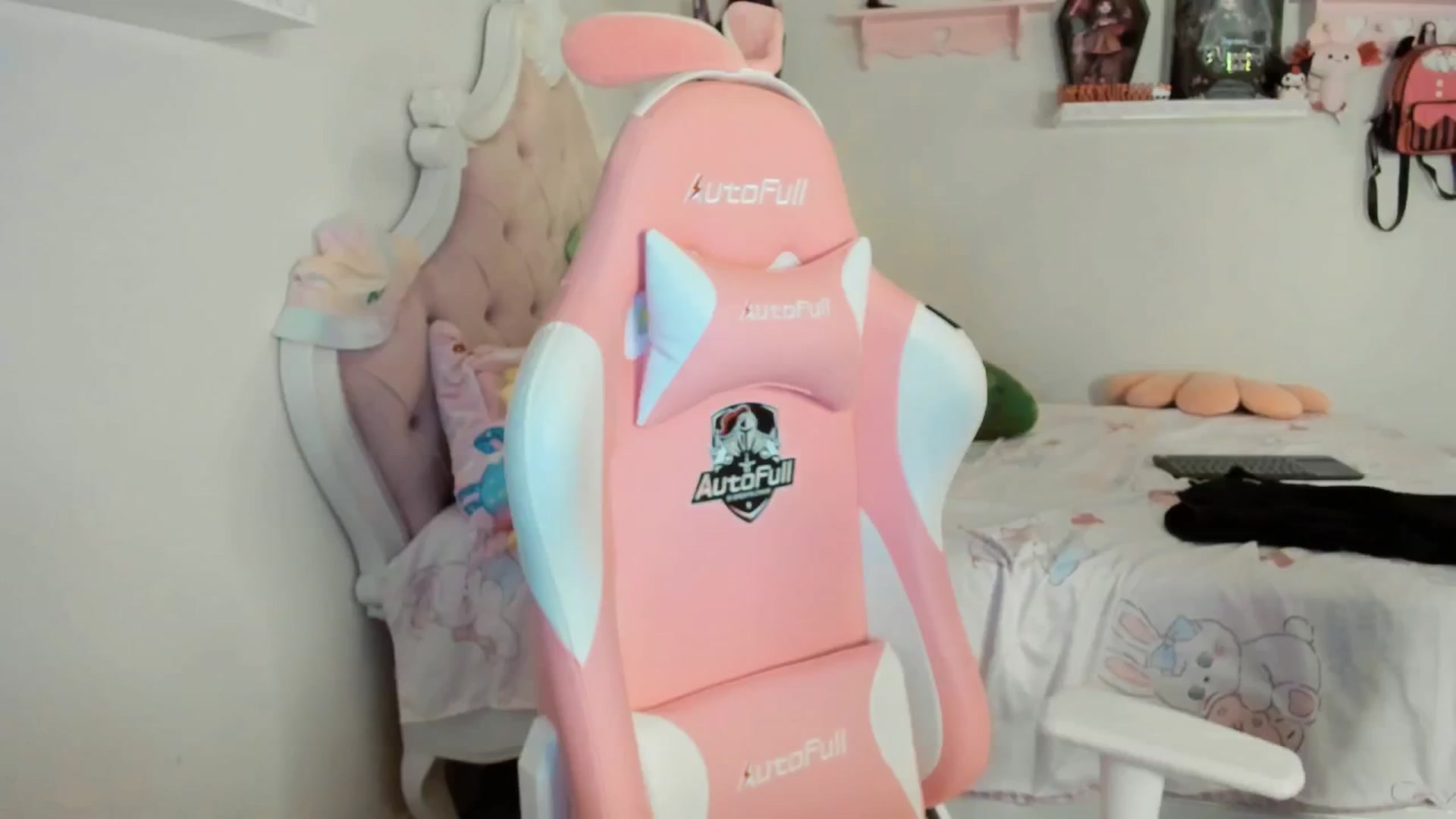 Gallery image thumbnail from Cherrycute666's myfreecams stream on, 08/29/2025, 02:18 image 5 of 20