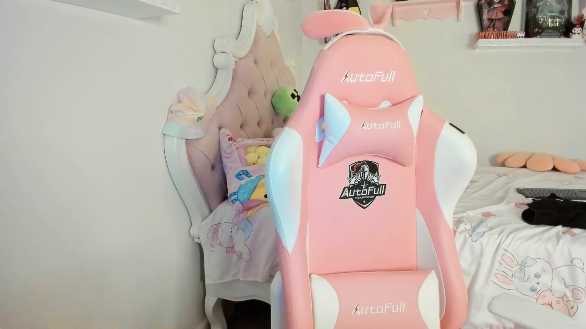 Gallery image thumbnail from Cherrycute666's myfreecams stream on, 08/29/2025, 02:18 image 8 of 20