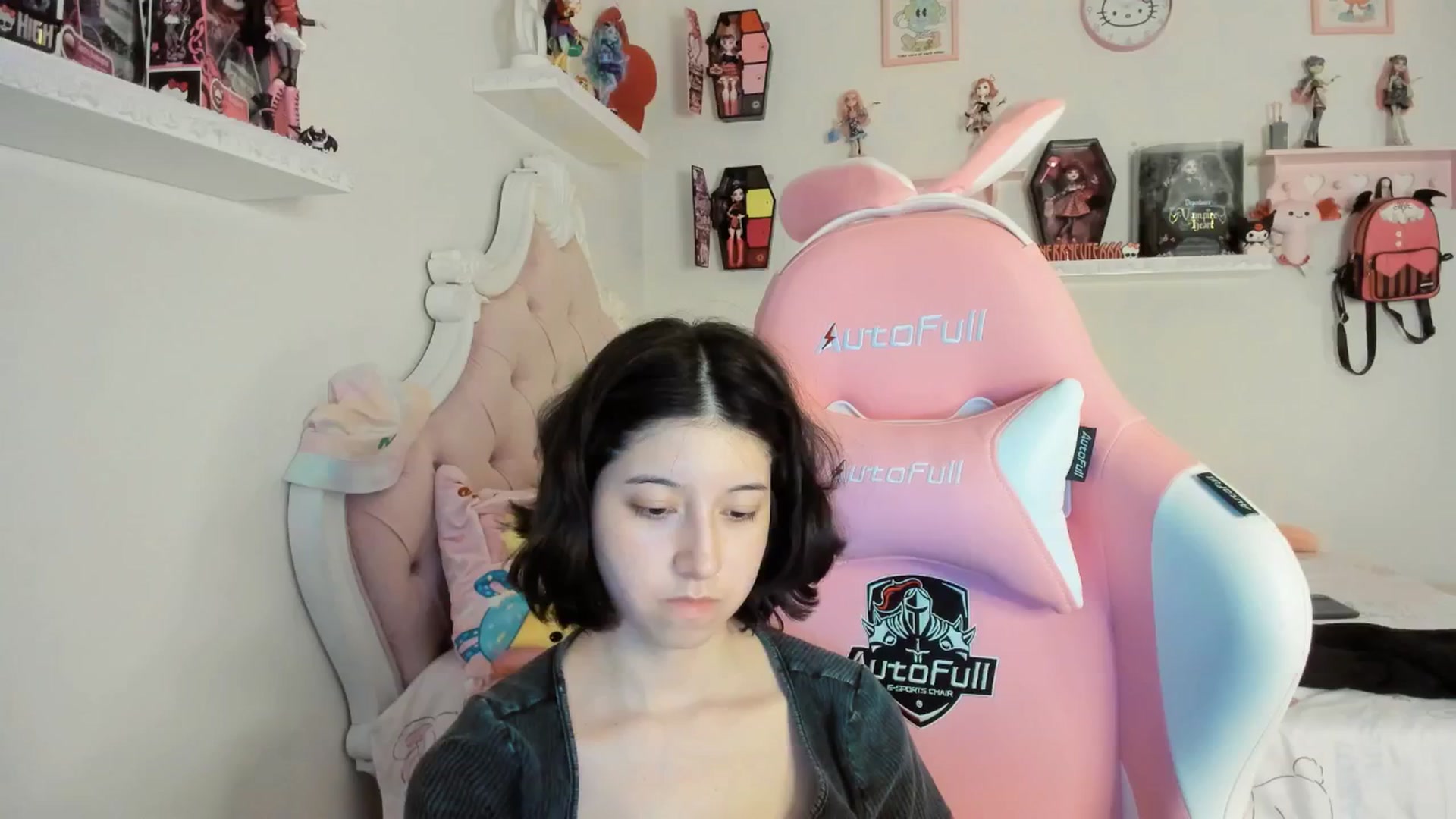 Gallery image thumbnail from Cherrycute666's myfreecams stream on, 08/29/2025, 02:18 image 15 of 20