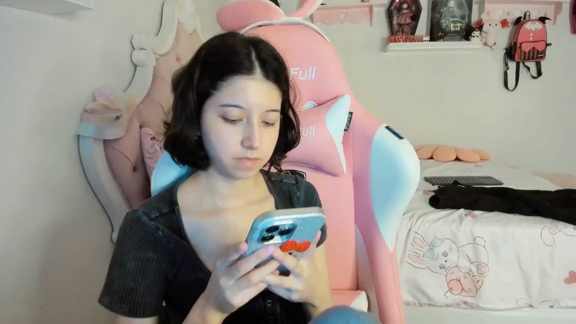 Gallery image thumbnail from Cherrycute666's myfreecams stream on, 08/29/2025, 02:18 image 7 of 20