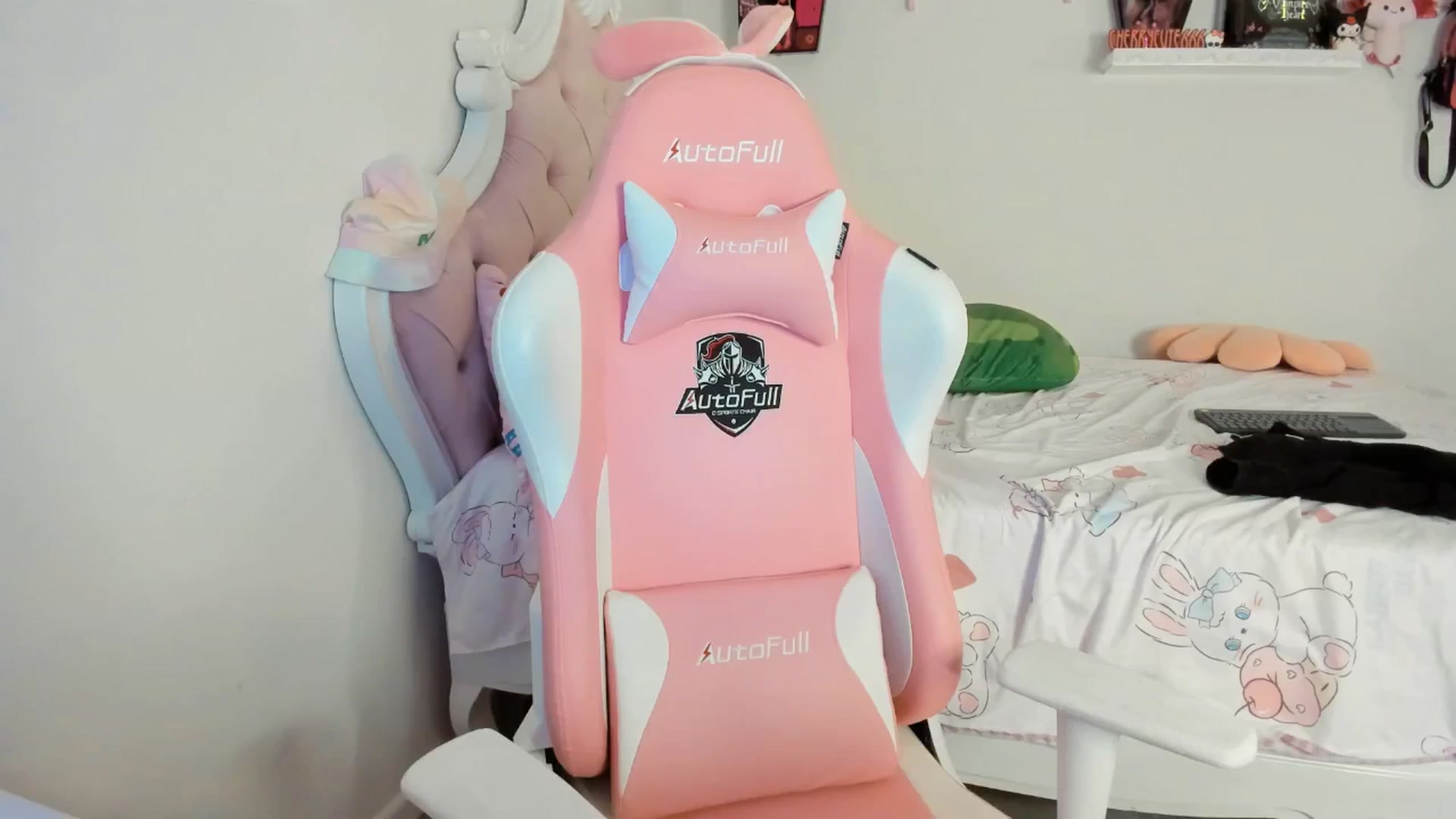 Gallery image thumbnail from Cherrycute666's myfreecams stream on, 08/29/2025, 02:18 image 20 of 20