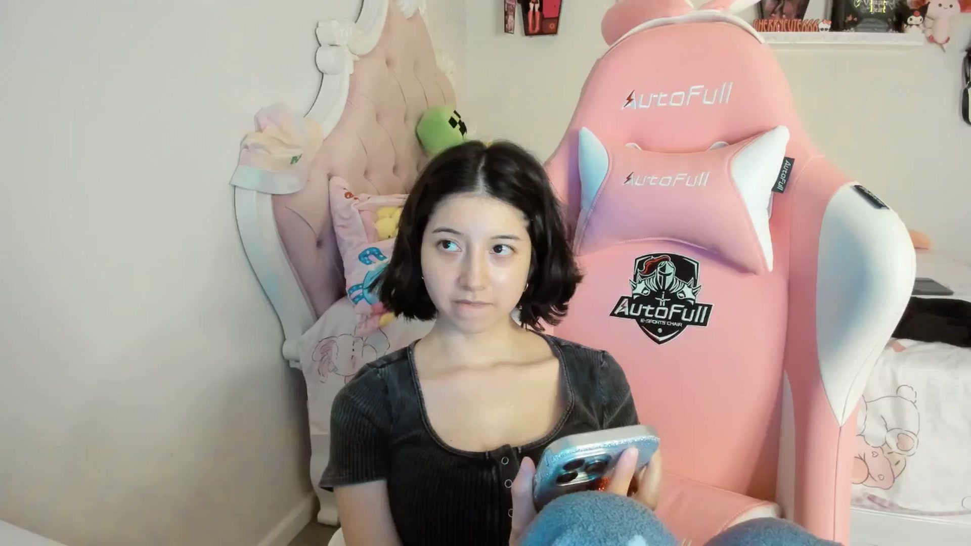Gallery image thumbnail from Cherrycute666's myfreecams stream on, 08/29/2025, 02:18 image 16 of 20