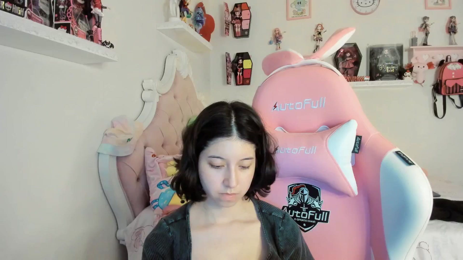 Gallery image thumbnail from Cherrycute666's myfreecams stream on, 08/29/2025, 02:18 image 14 of 20