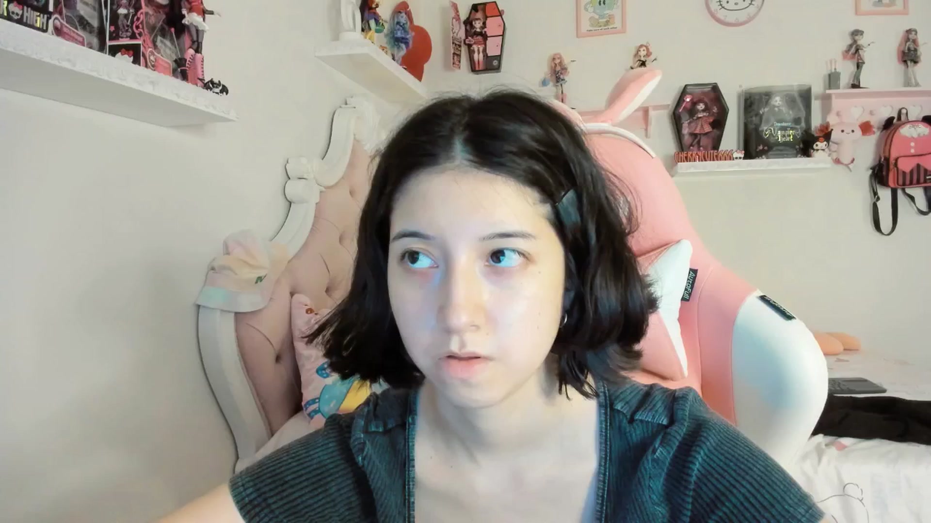 Gallery image thumbnail from Cherrycute666's myfreecams stream on, 08/29/2025, 02:18 image 12 of 20