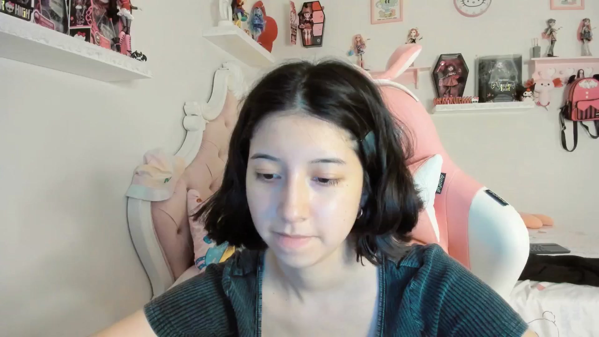 Gallery image thumbnail from Cherrycute666's myfreecams stream on, 08/29/2025, 02:18 image 11 of 20