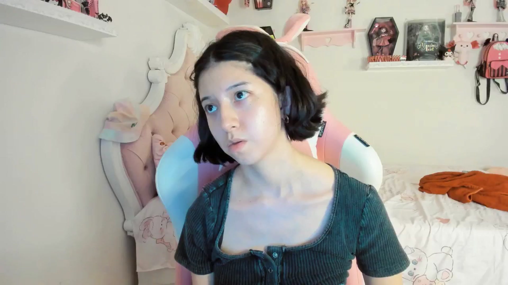 Gallery image thumbnail from Cherrycute666's myfreecams stream on, 08/29/2025, 07:45 image 18 of 20