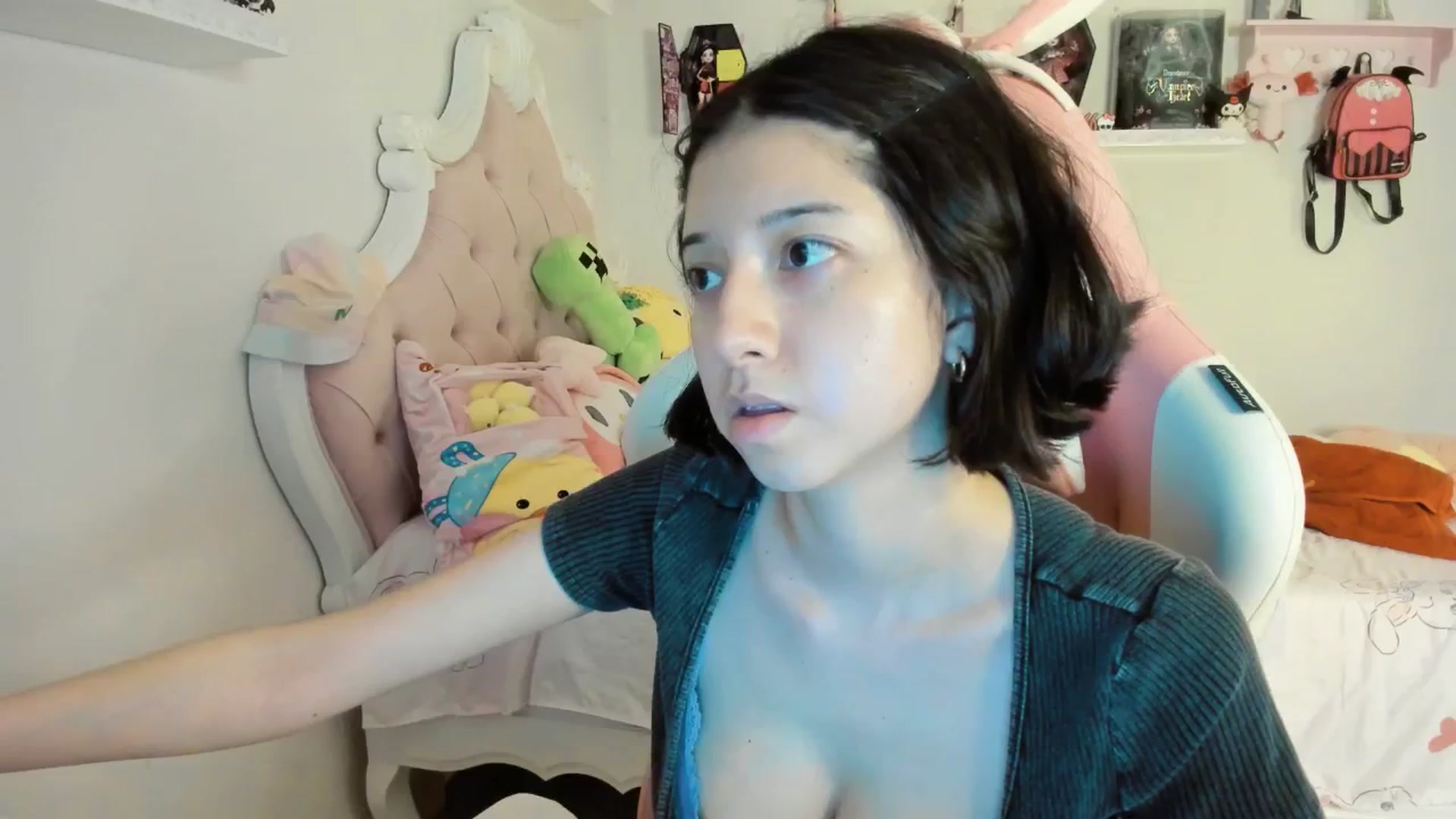 Gallery image thumbnail from Cherrycute666's myfreecams stream on, 08/29/2025, 07:45 image 15 of 20