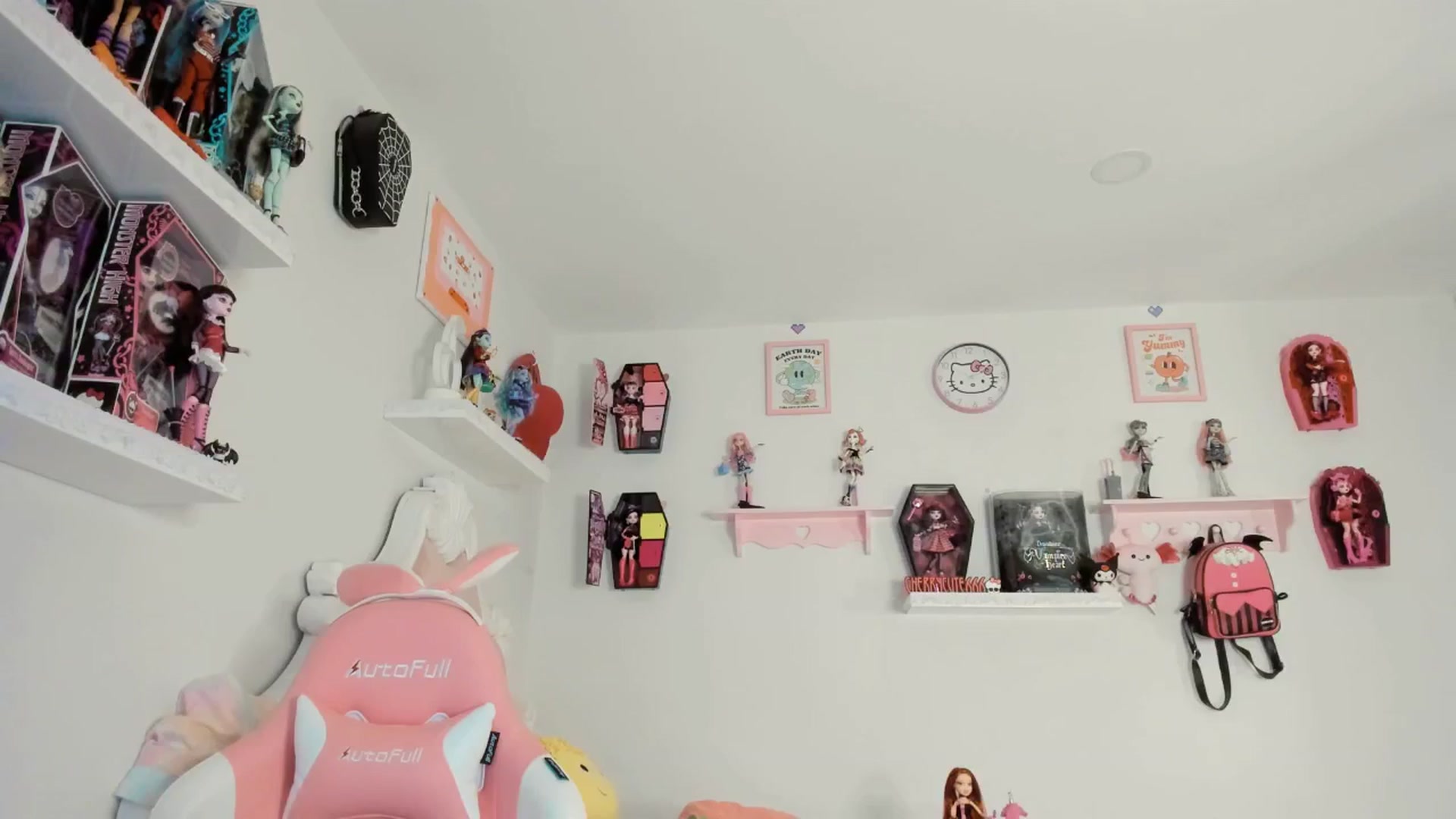 Gallery image thumbnail from Cherrycute666's myfreecams stream on, 08/29/2025, 07:45 image 10 of 20