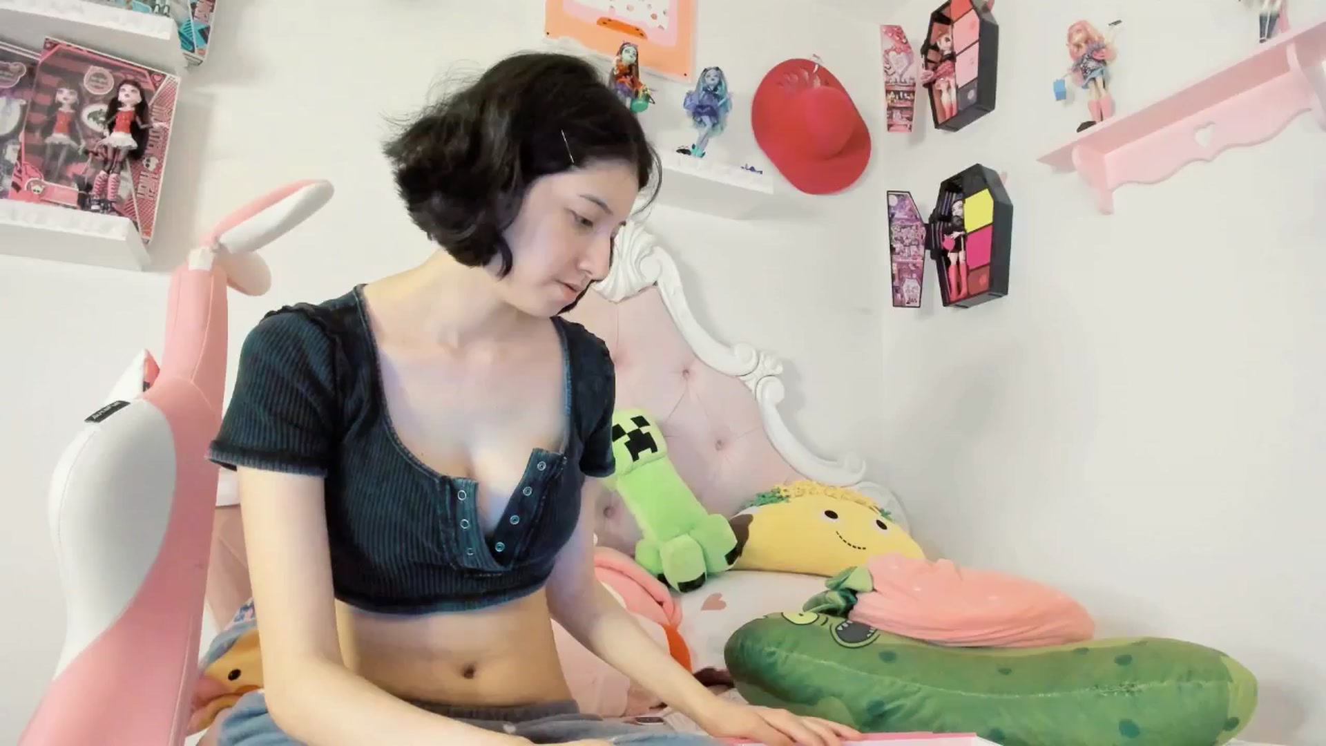 Gallery image thumbnail from Cherrycute666's myfreecams stream on, 08/29/2025, 07:45 image 4 of 20