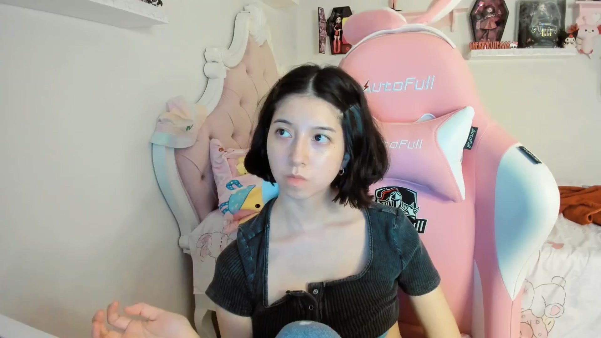 Gallery image thumbnail from Cherrycute666's myfreecams stream on, 08/29/2025, 07:45 image 16 of 20