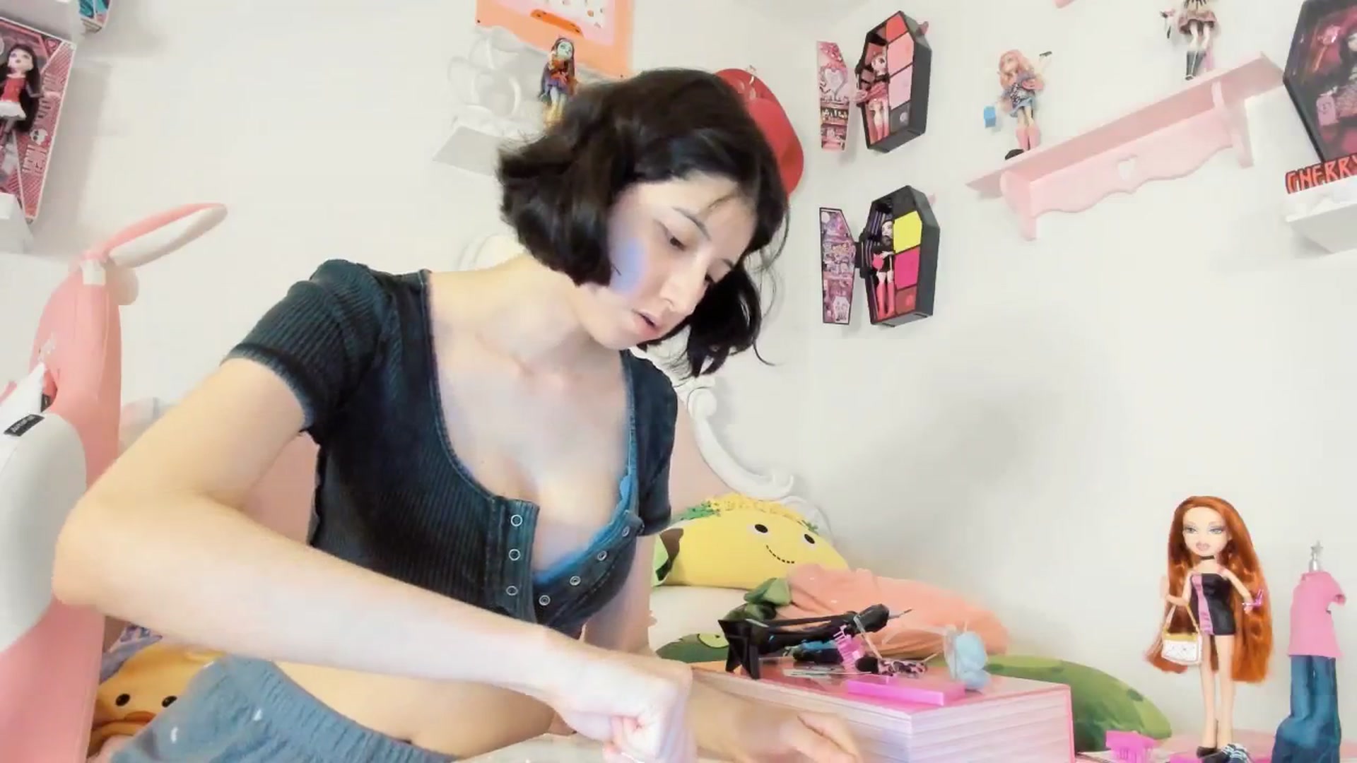 Gallery image thumbnail from Cherrycute666's myfreecams stream on, 08/29/2025, 07:45 image 8 of 20