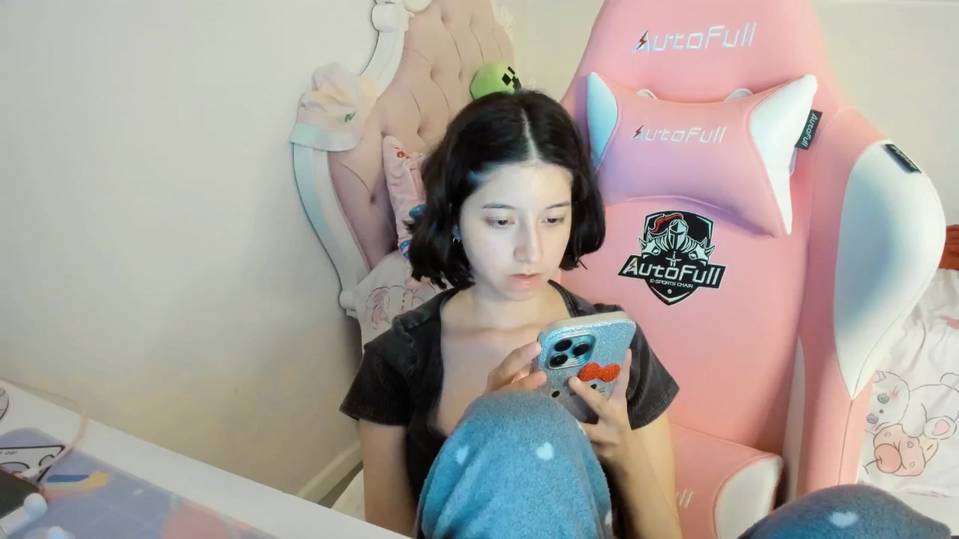 Gallery image thumbnail from Cherrycute666's myfreecams stream on, 08/29/2025, 08:15 image 18 of 20