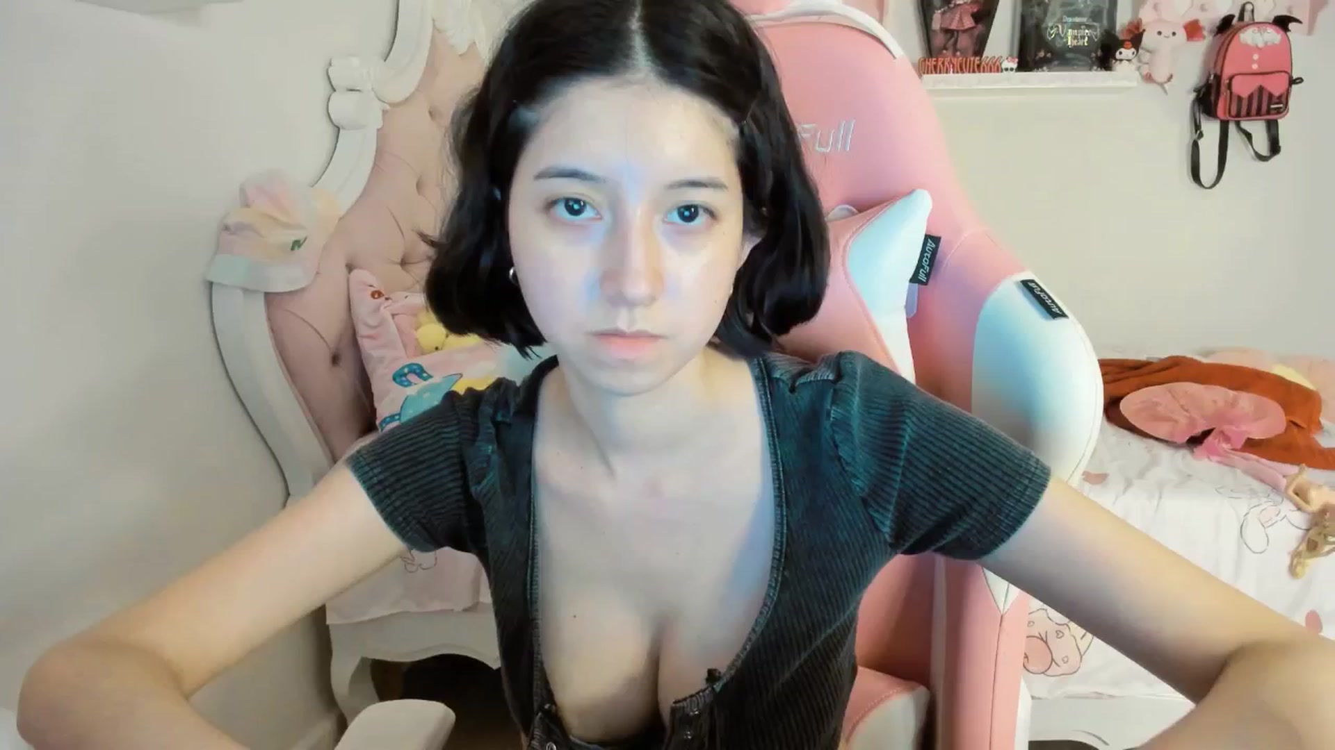 Gallery image thumbnail from Cherrycute666's myfreecams stream on, 08/29/2025, 08:15 image 15 of 20