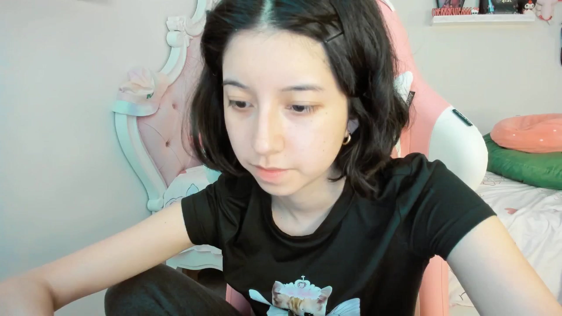 Gallery image thumbnail from Cherrycute666's myfreecams stream on, 08/30/2025, 01:56 image 6 of 20