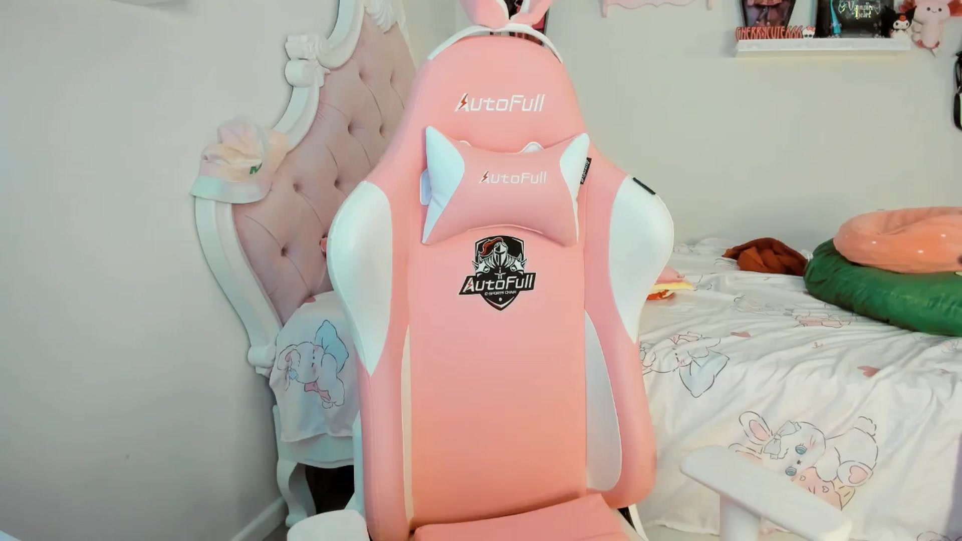 Gallery image thumbnail from Cherrycute666's myfreecams stream on, 08/30/2025, 01:56 image 9 of 20