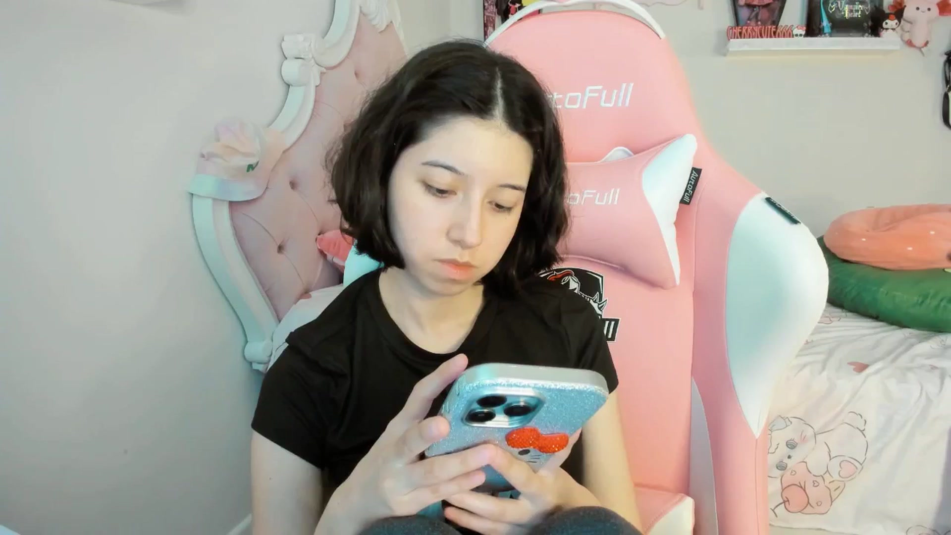 Gallery image thumbnail from Cherrycute666's myfreecams stream on, 08/30/2025, 01:56 image 8 of 20