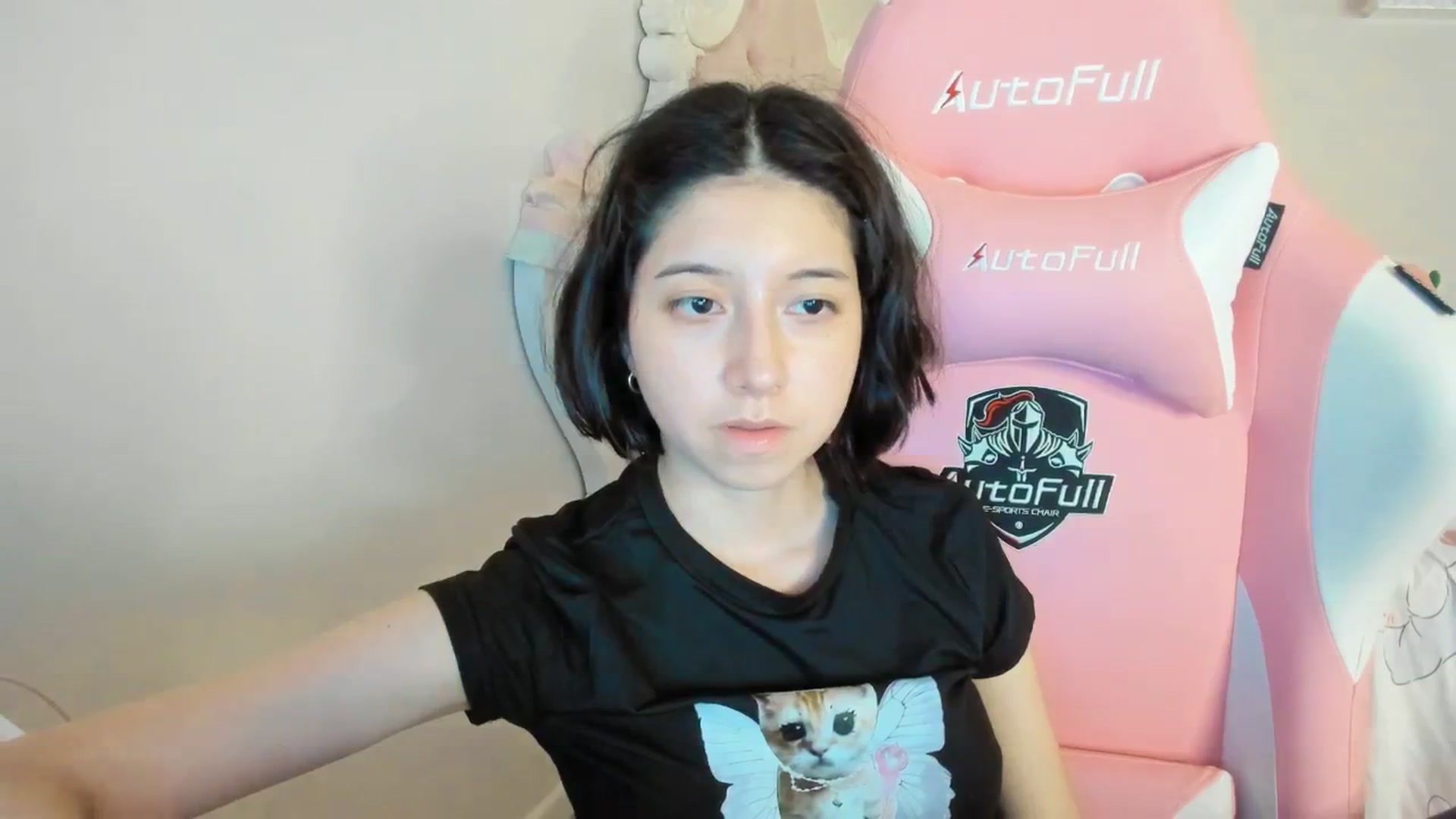 Gallery image thumbnail from Cherrycute666's myfreecams stream on, 08/30/2025, 08:40 image 17 of 20