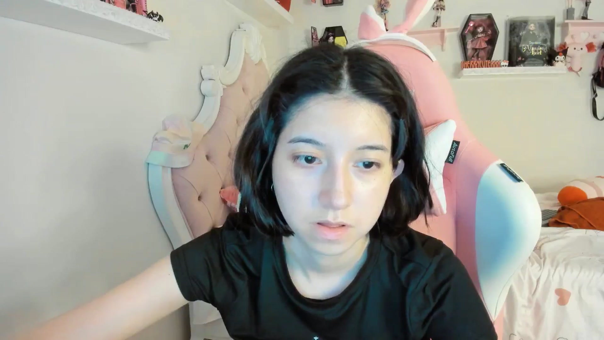 Gallery image thumbnail from Cherrycute666's myfreecams stream on, 08/30/2025, 08:40 image 20 of 20