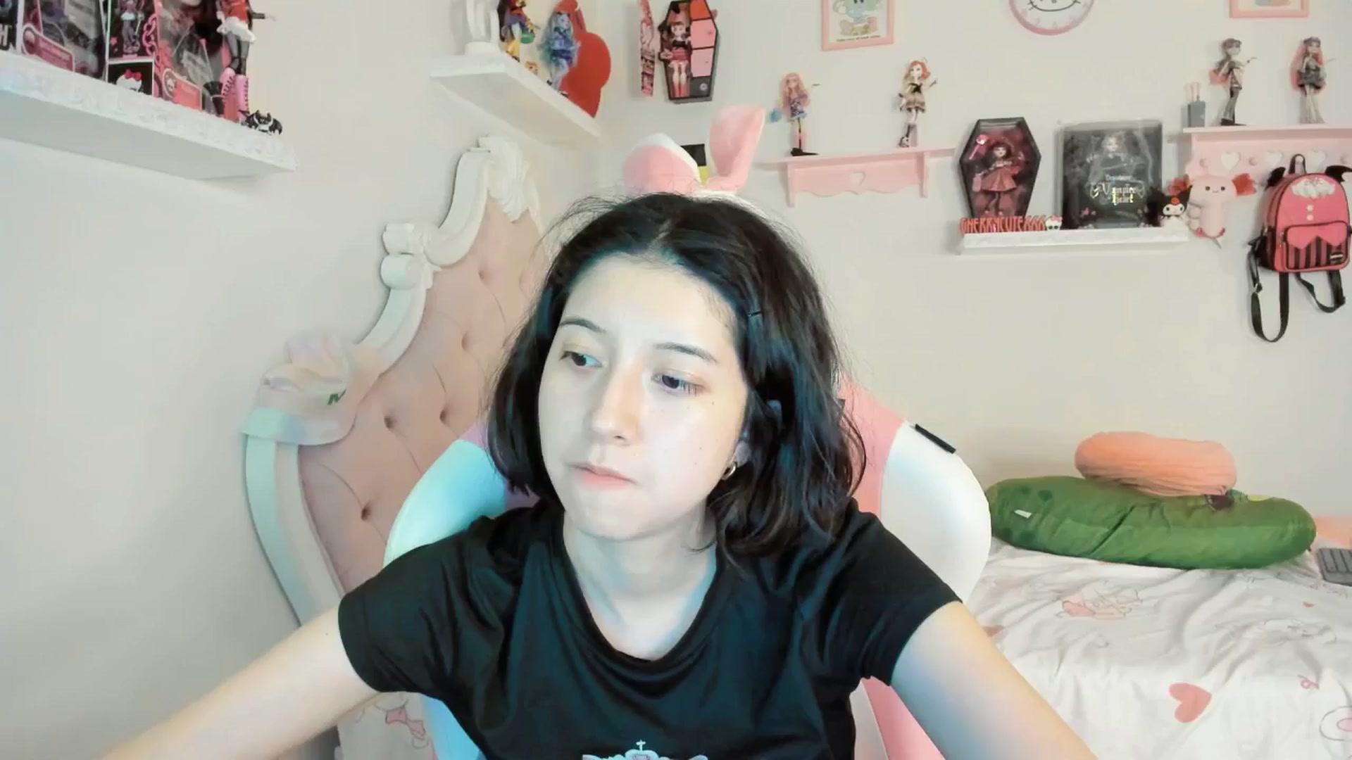 Gallery image thumbnail from Cherrycute666's myfreecams stream on, 08/30/2025, 08:40 image 3 of 20
