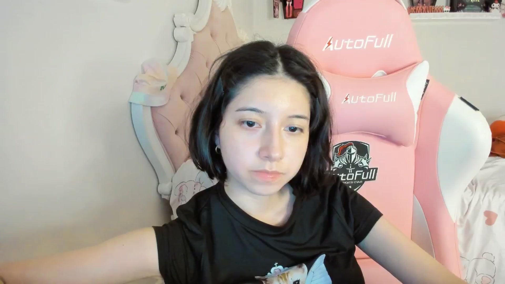 Gallery image thumbnail from Cherrycute666's myfreecams stream on, 08/30/2025, 08:40 image 18 of 20