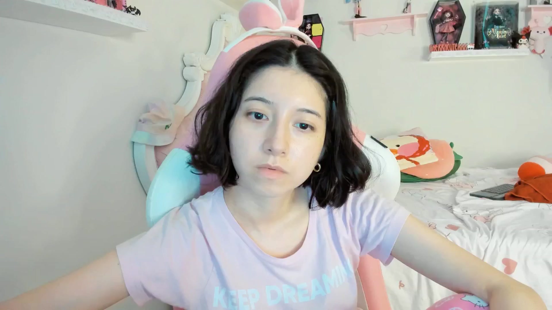 Gallery image thumbnail from Cherrycute666's myfreecams stream on, 08/31/2025, 24:03 image 13 of 20