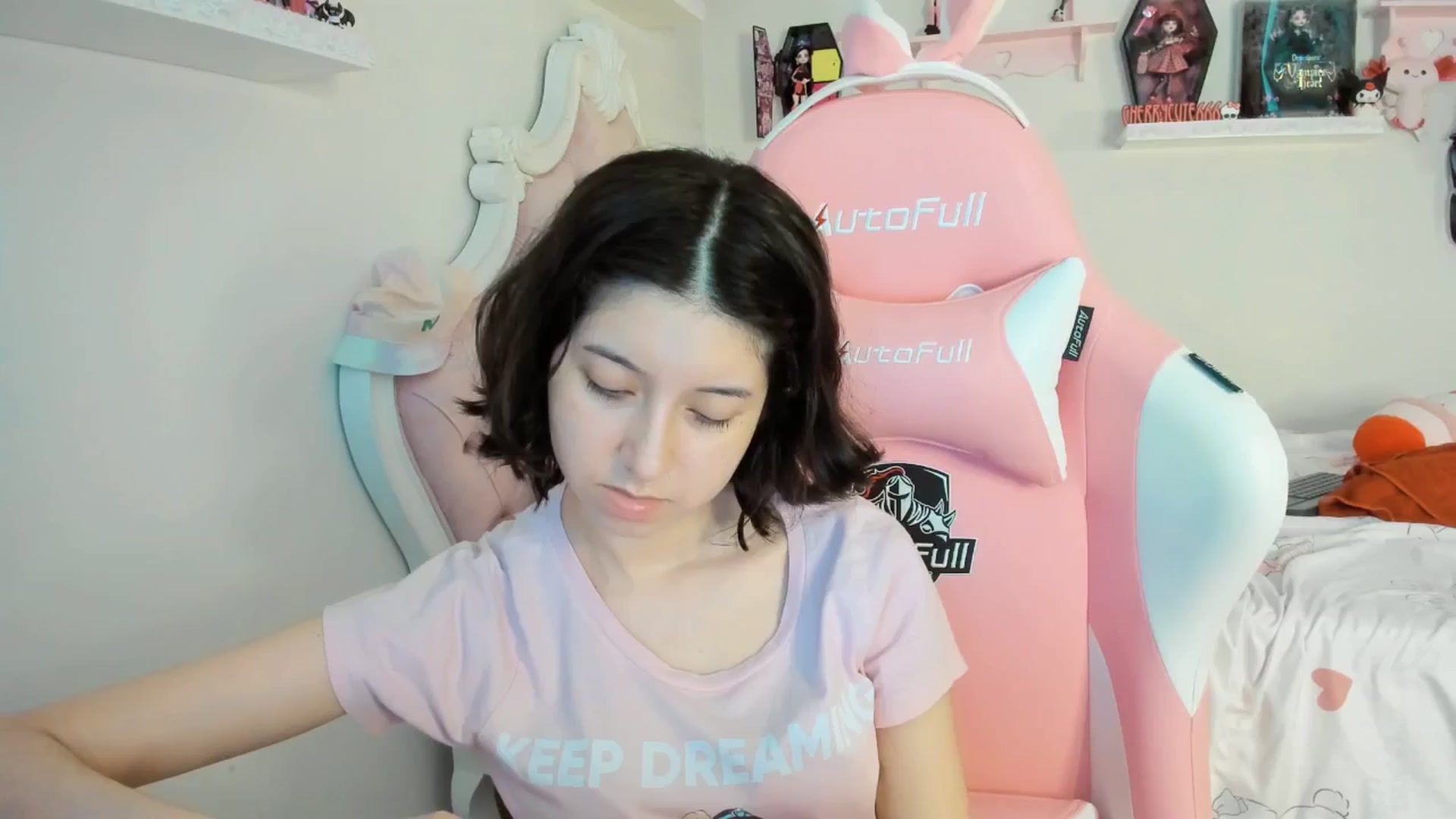 Gallery image thumbnail from Cherrycute666's myfreecams stream on, 08/31/2025, 24:03 image 4 of 20