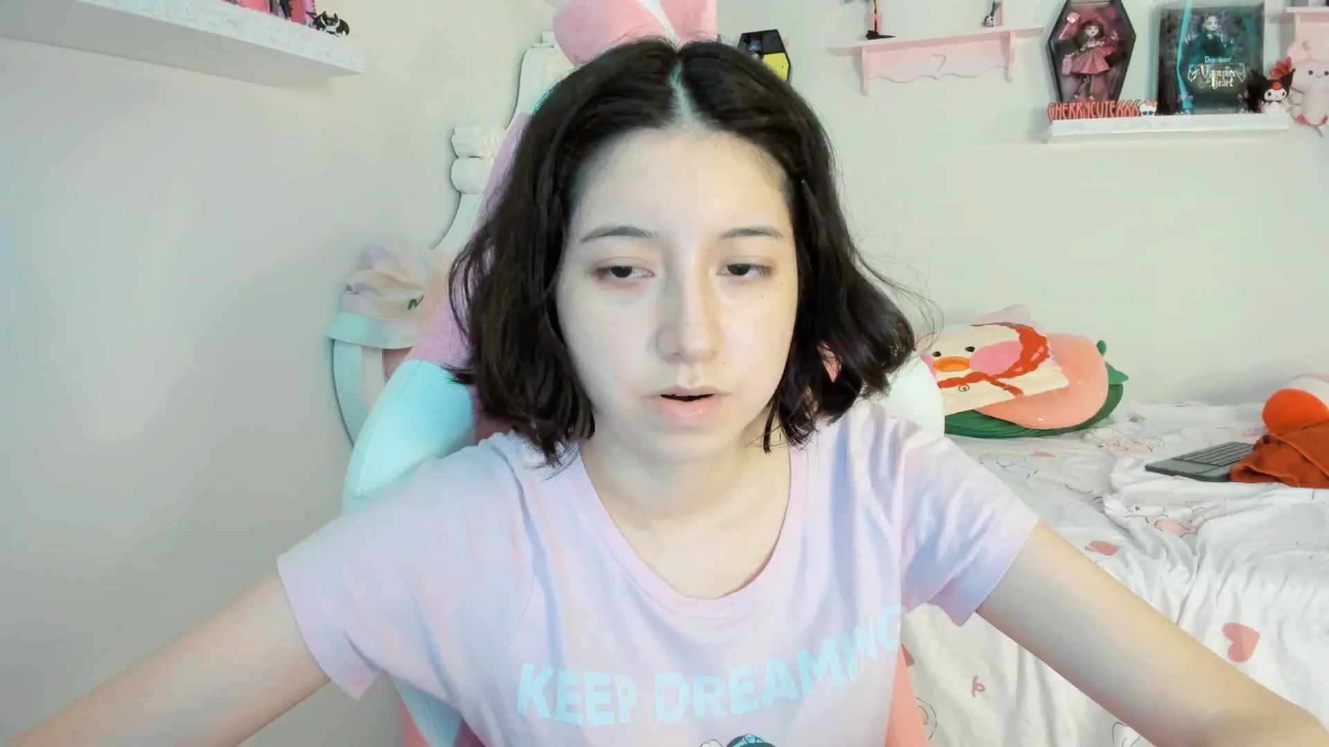 Gallery image thumbnail from Cherrycute666's myfreecams stream on, 08/31/2025, 24:03 image 7 of 20