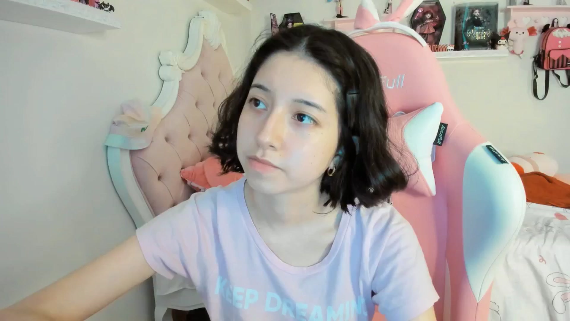 Gallery image thumbnail from Cherrycute666's myfreecams stream on, 08/31/2025, 24:03 image 1 of 20