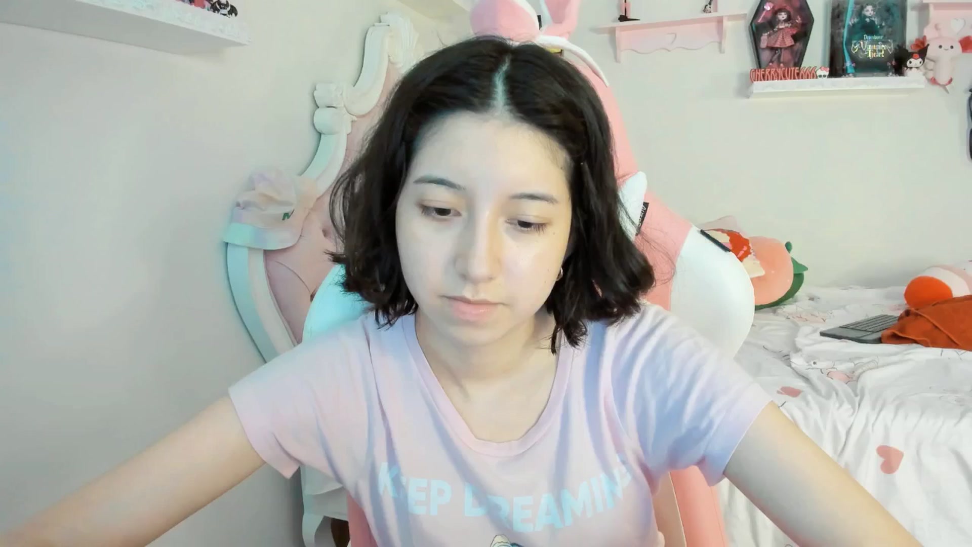 Gallery image thumbnail from Cherrycute666's myfreecams stream on, 08/31/2025, 24:03 image 5 of 20