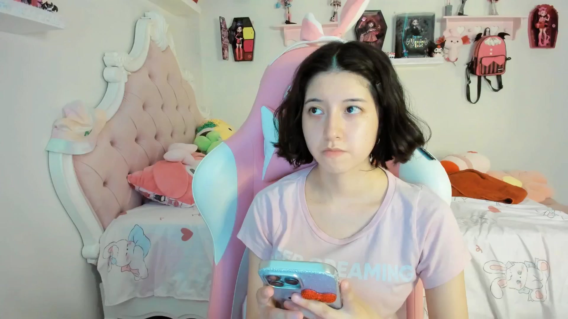 Gallery image thumbnail from Cherrycute666's myfreecams stream on, 08/31/2025, 24:03 image 2 of 20