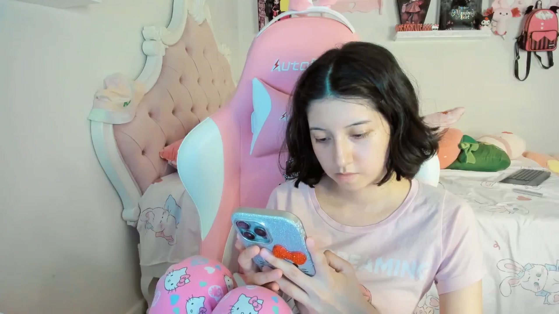 Gallery image thumbnail from Cherrycute666's myfreecams stream on, 08/31/2025, 02:48 image 18 of 20