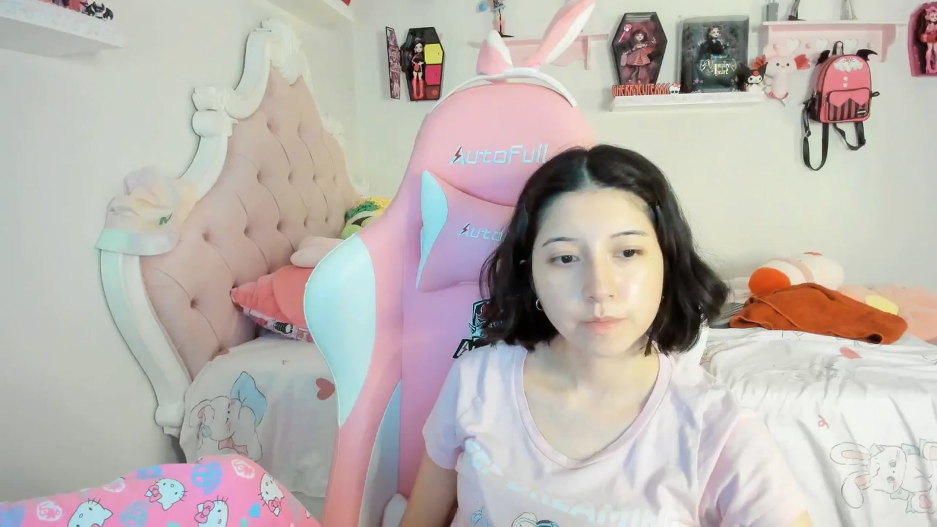 Gallery image thumbnail from Cherrycute666's myfreecams stream on, 08/31/2025, 02:48 image 4 of 20