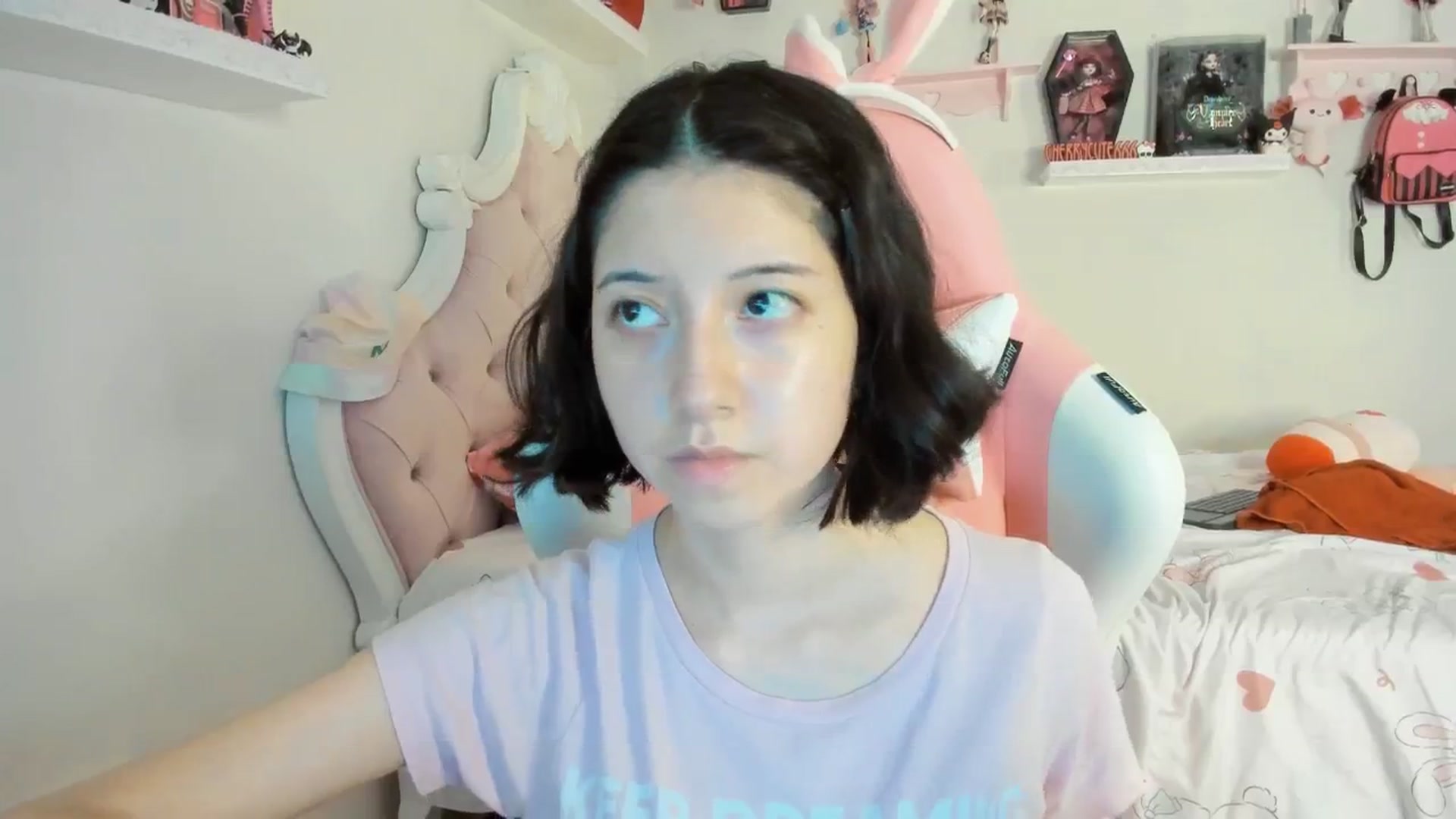 Gallery image thumbnail from Cherrycute666's myfreecams stream on, 08/31/2025, 02:48 image 5 of 20