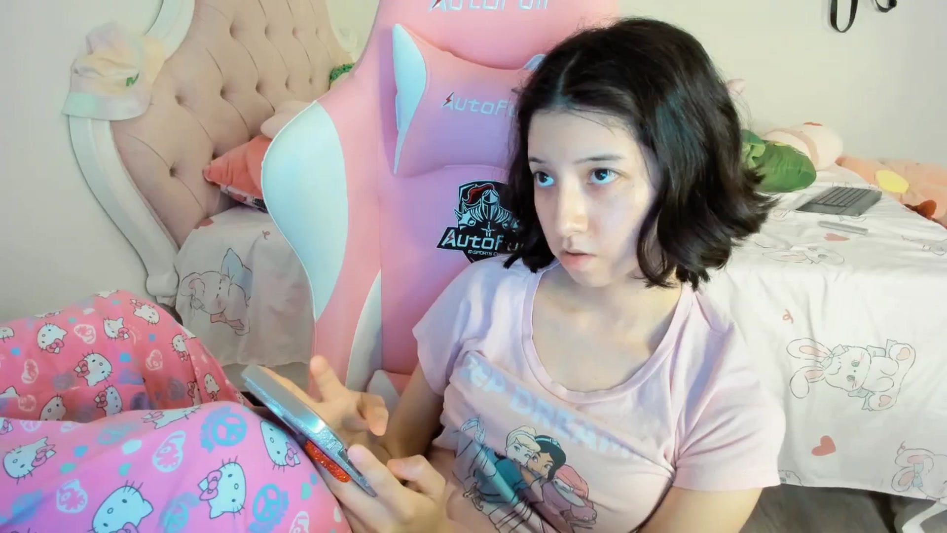Gallery image thumbnail from Cherrycute666's myfreecams stream on, 08/31/2025, 02:48 image 20 of 20