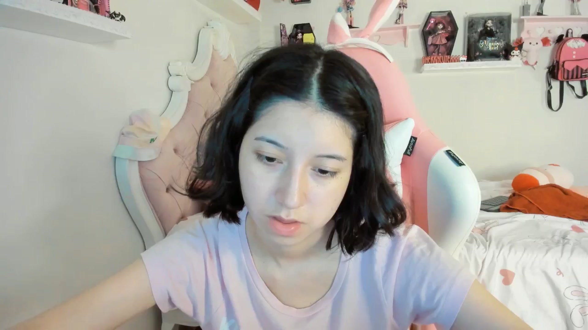 Gallery image thumbnail from Cherrycute666's myfreecams stream on, 08/31/2025, 02:48 image 6 of 20