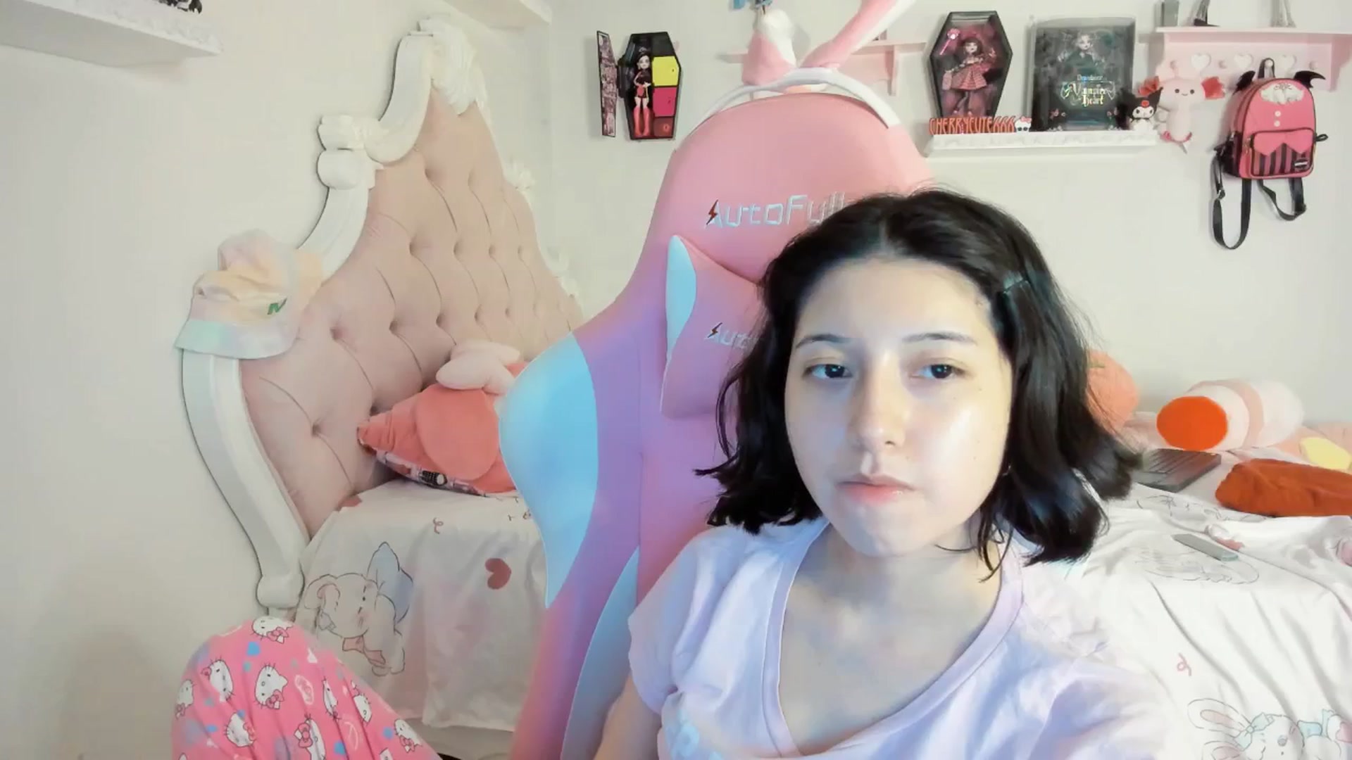 Gallery image thumbnail from Cherrycute666's myfreecams stream on, 08/31/2025, 09:05 image 20 of 20