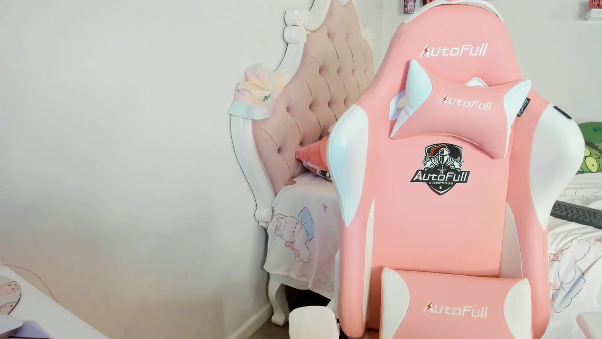 Gallery image thumbnail from Cherrycute666's myfreecams stream on, 09/01/2025, 07:42 image 3 of 20