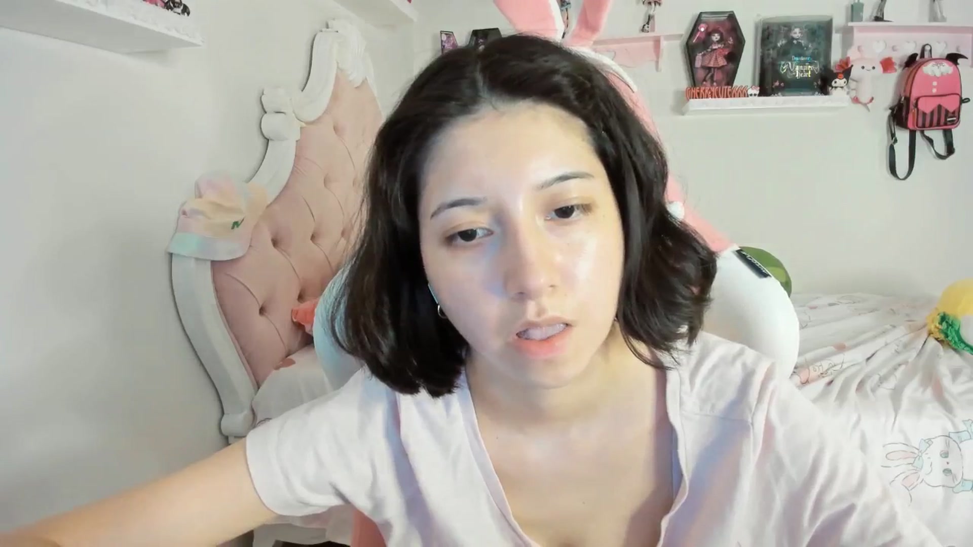 Gallery image thumbnail from Cherrycute666's myfreecams stream on, 09/01/2025, 07:42 image 14 of 20