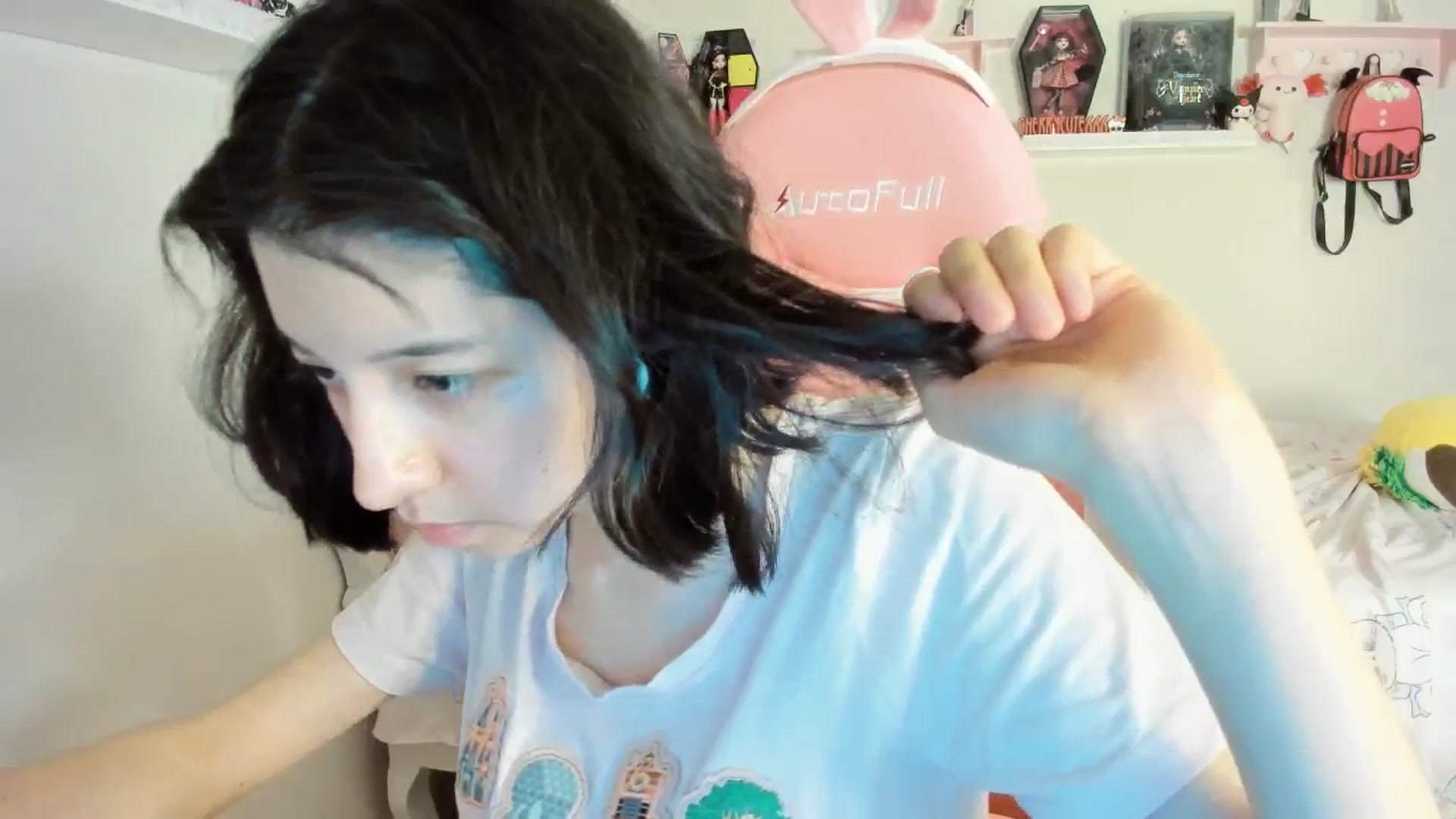 Gallery image thumbnail from Cherrycute666's myfreecams stream on, 09/01/2025, 07:42 image 19 of 20