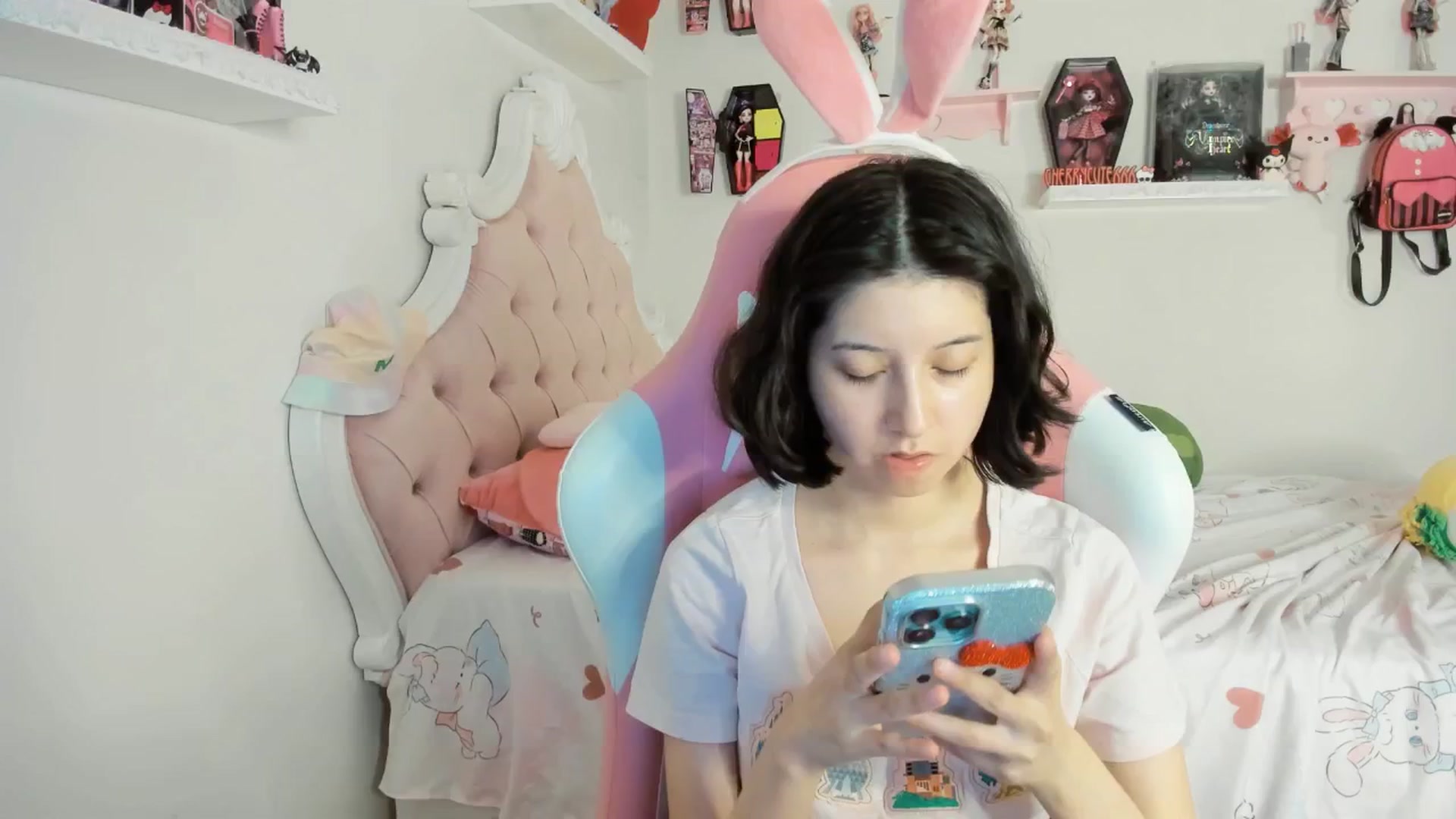 Gallery image thumbnail from Cherrycute666's myfreecams stream on, 09/01/2025, 08:48 image 20 of 20